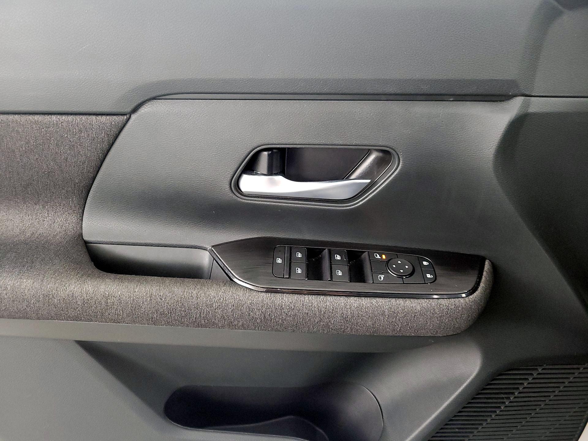 Thumbnail: 2025 Nissan Kicks - 12