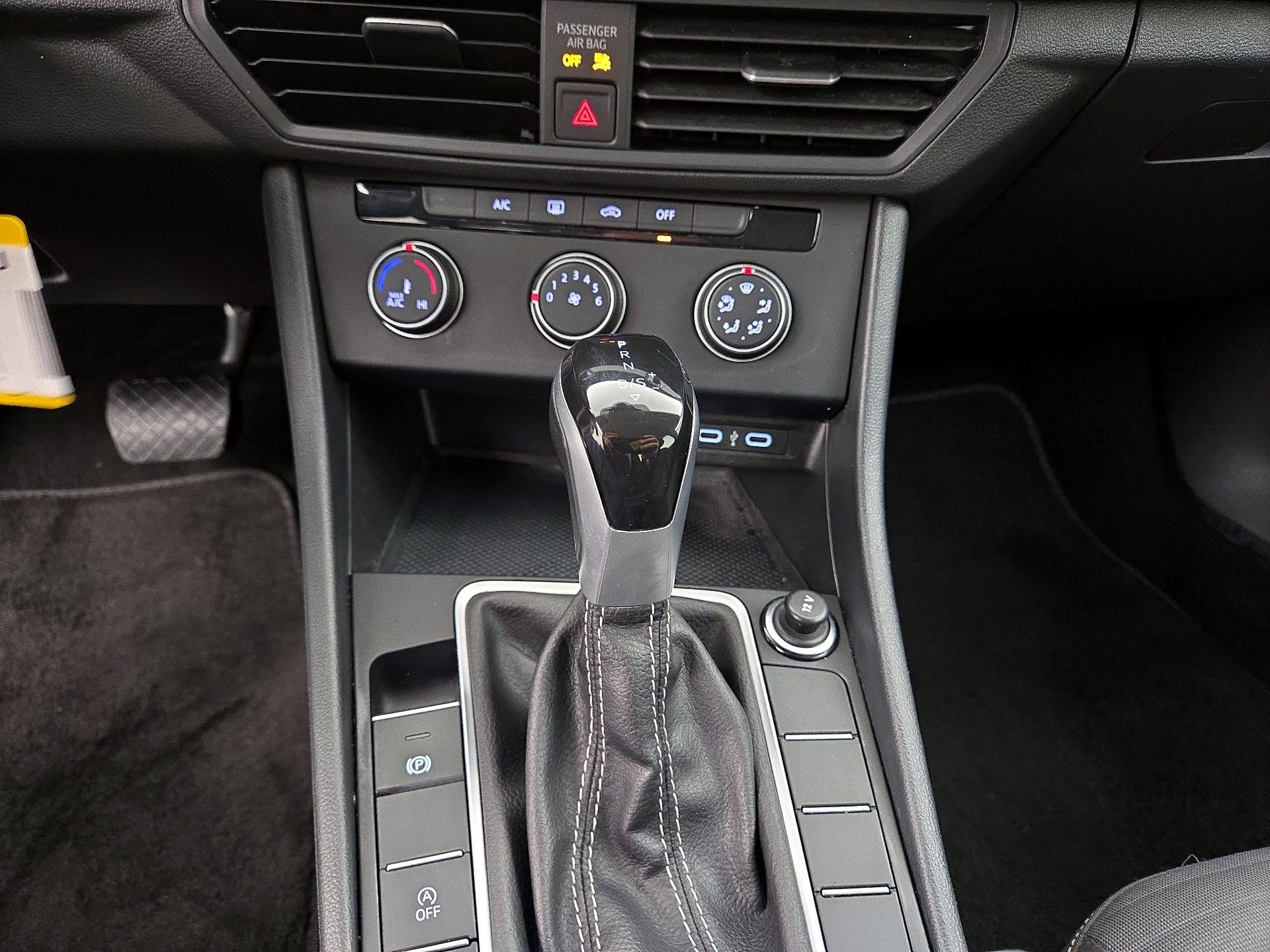 Thumbnail: 2024 Volkswagen Jetta - 17