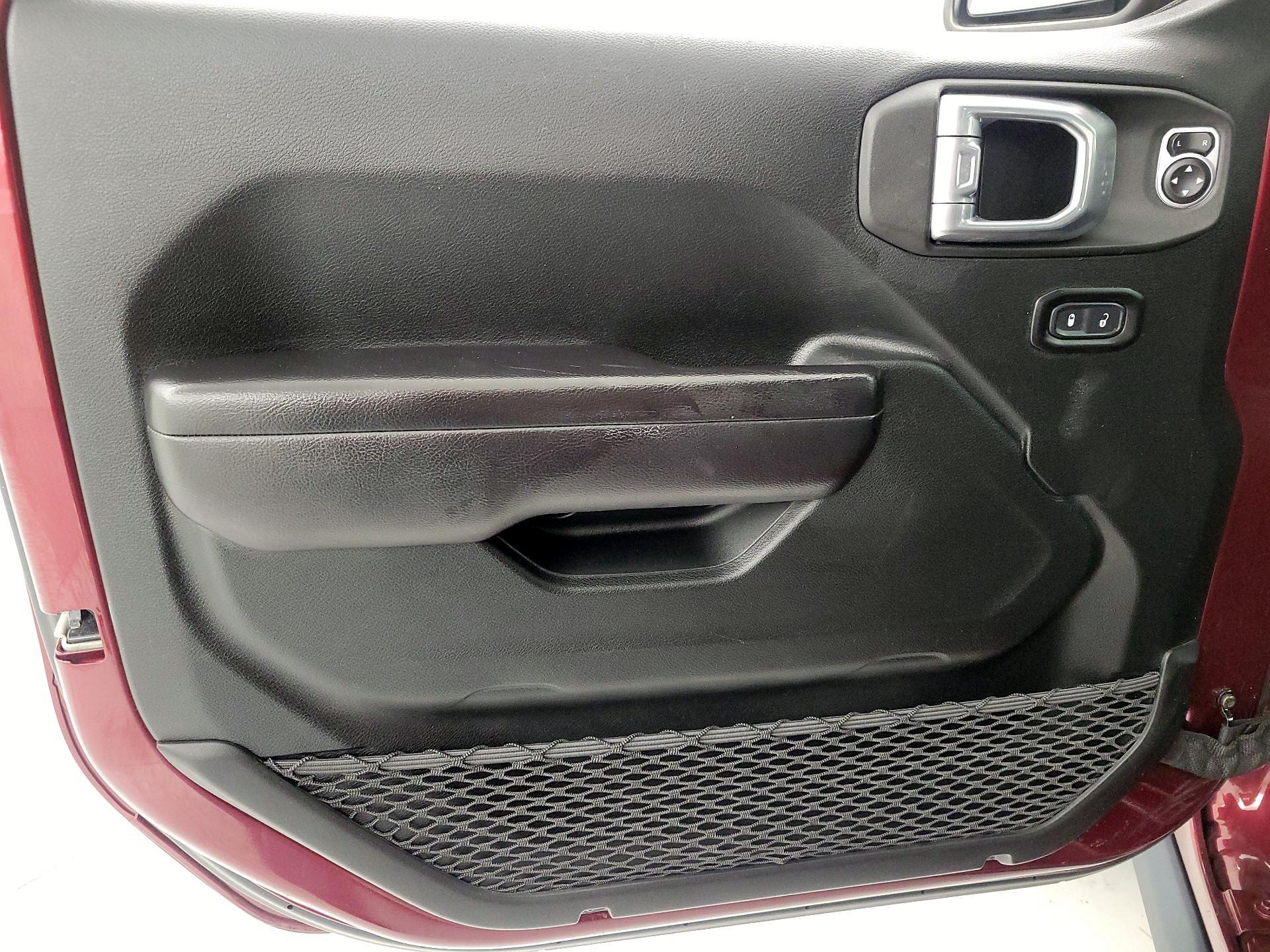 Thumbnail: 2021 Jeep Gladiator - 12