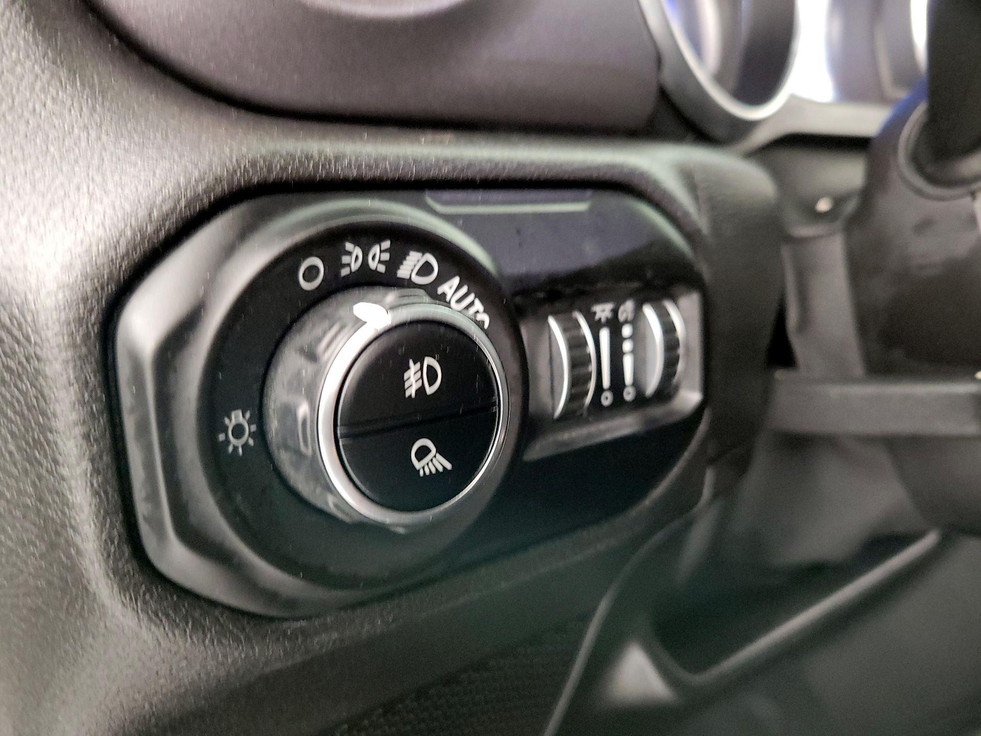 Thumbnail: 2021 Jeep Gladiator - 13