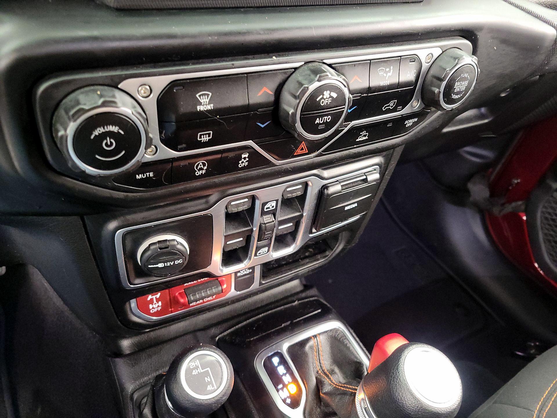 Thumbnail: 2021 Jeep Gladiator - 16