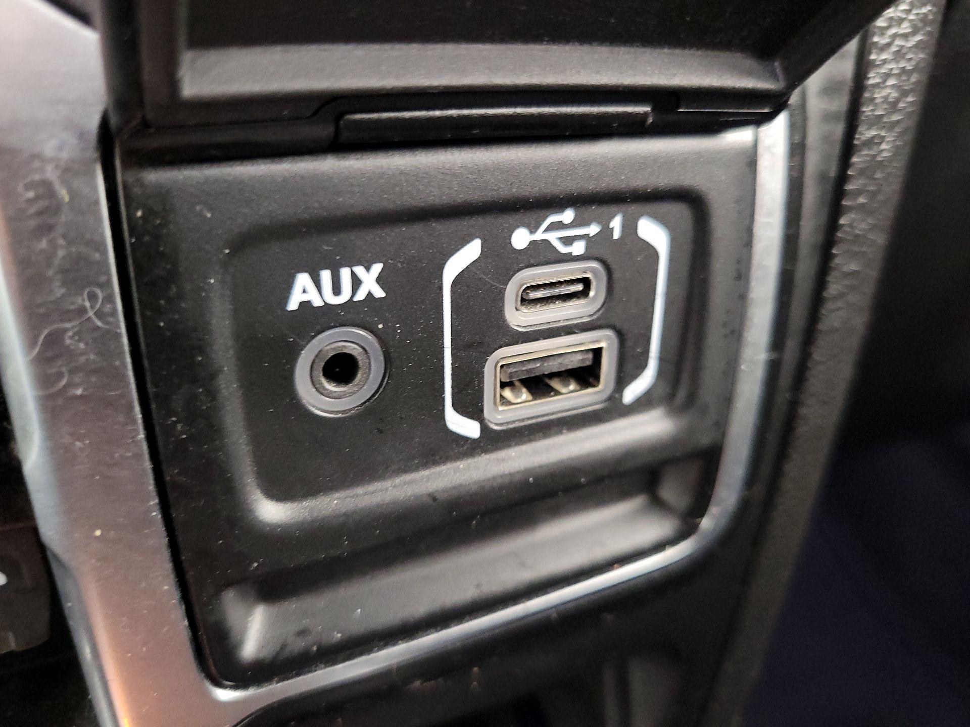 Thumbnail: 2021 Jeep Gladiator - 18