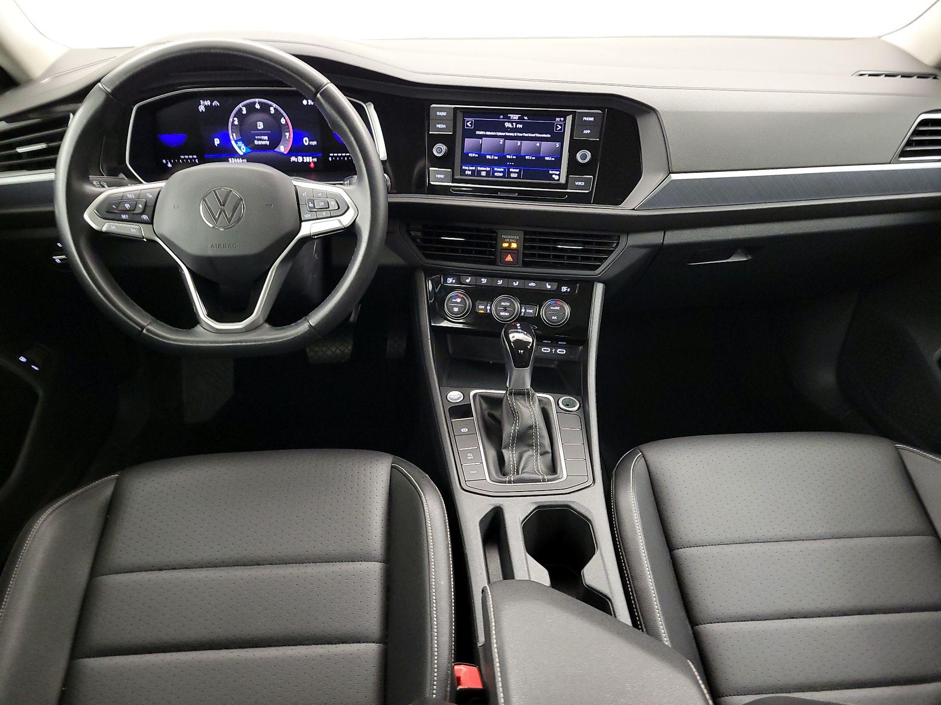 Thumbnail: 2024 Volkswagen Jetta - 9