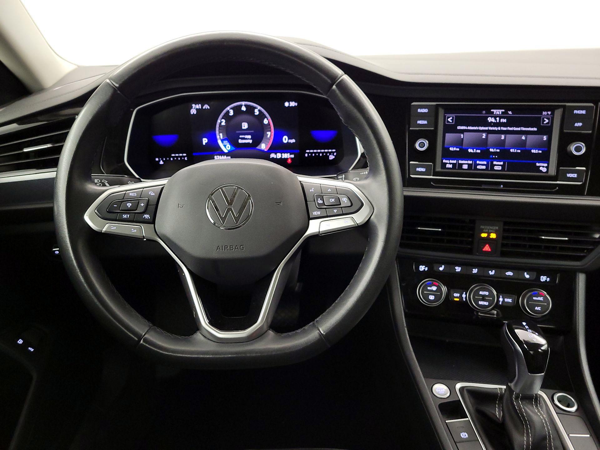 Thumbnail: 2024 Volkswagen Jetta - 10