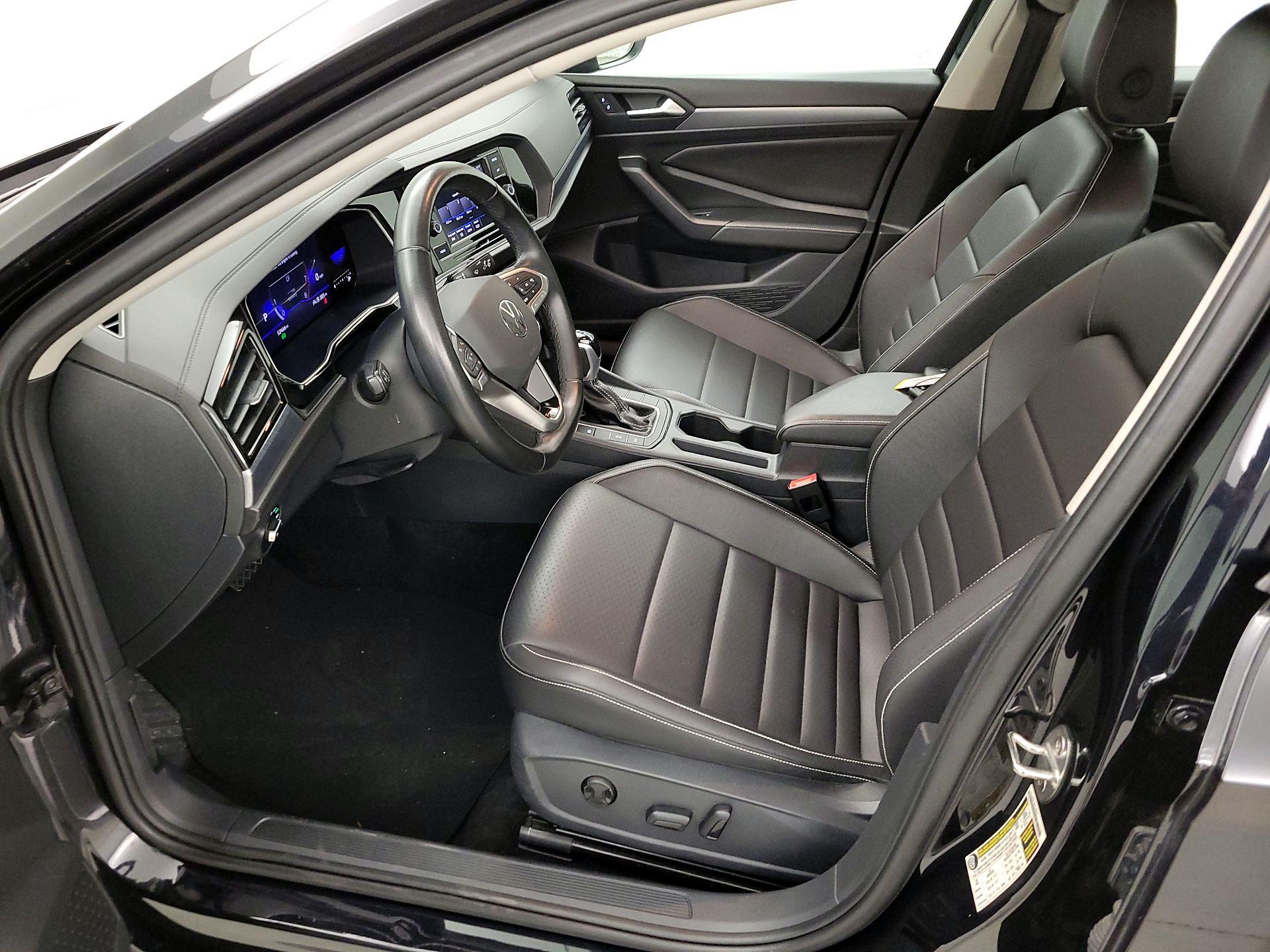 Thumbnail: 2024 Volkswagen Jetta - 11