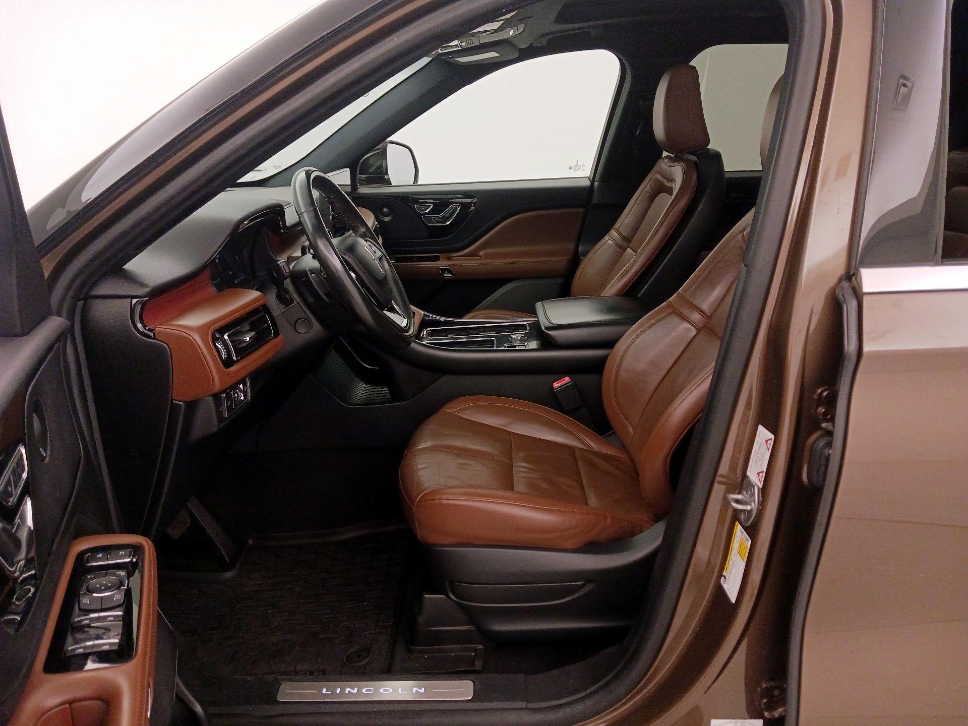 Thumbnail: 2022 Lincoln Aviator - 11