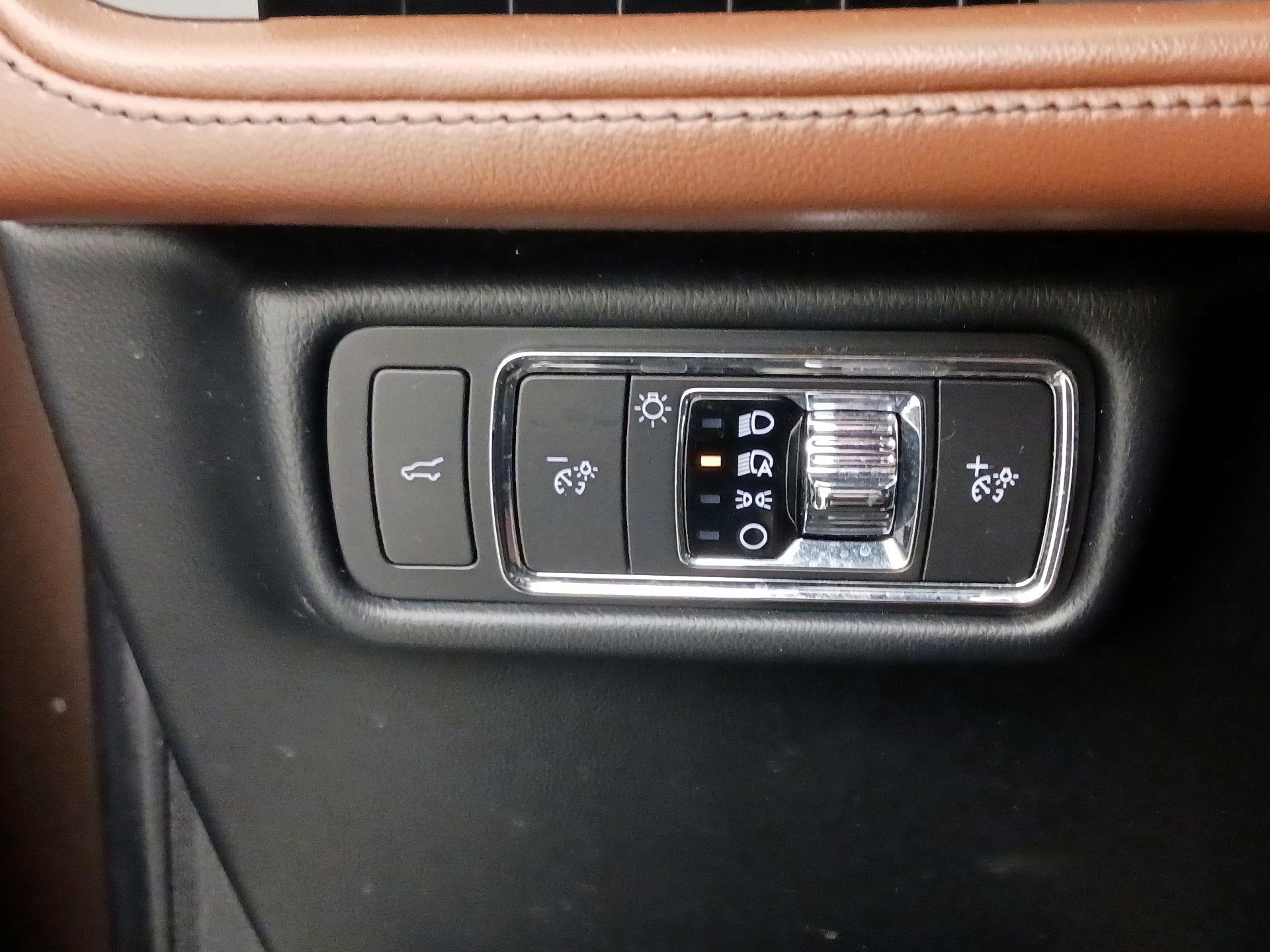 Thumbnail: 2022 Lincoln Aviator - 13