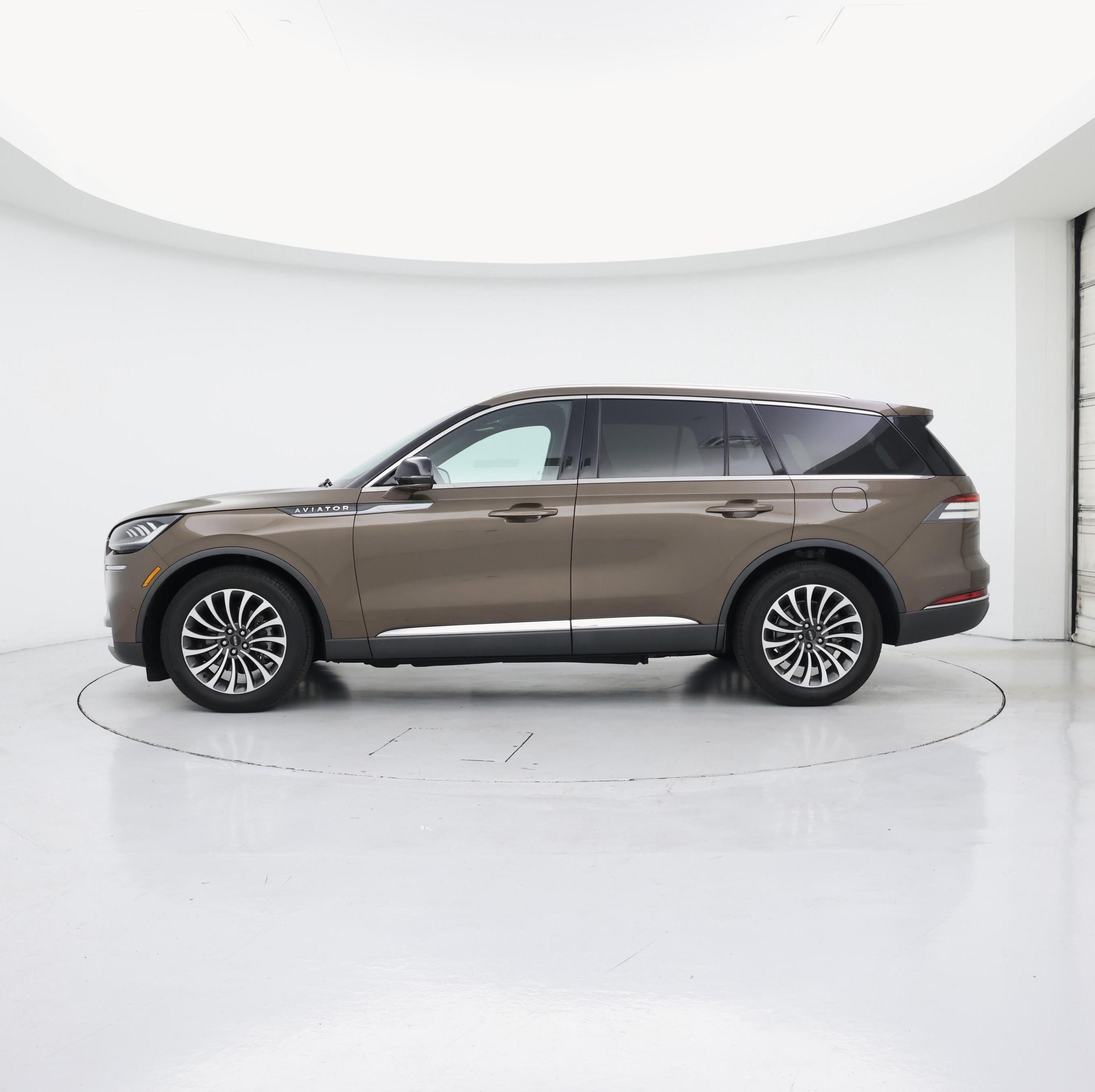 Thumbnail: 2022 Lincoln Aviator - 3