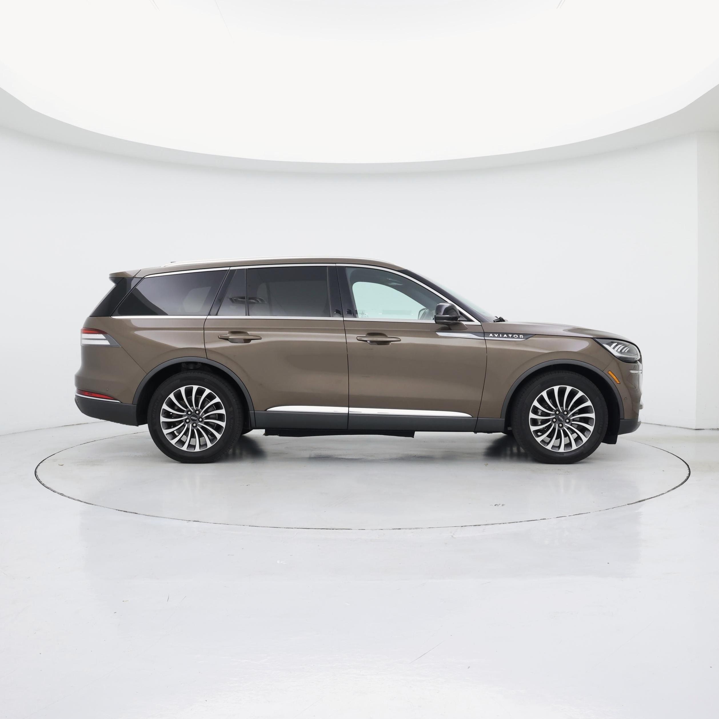 Thumbnail: 2022 Lincoln Aviator - 7