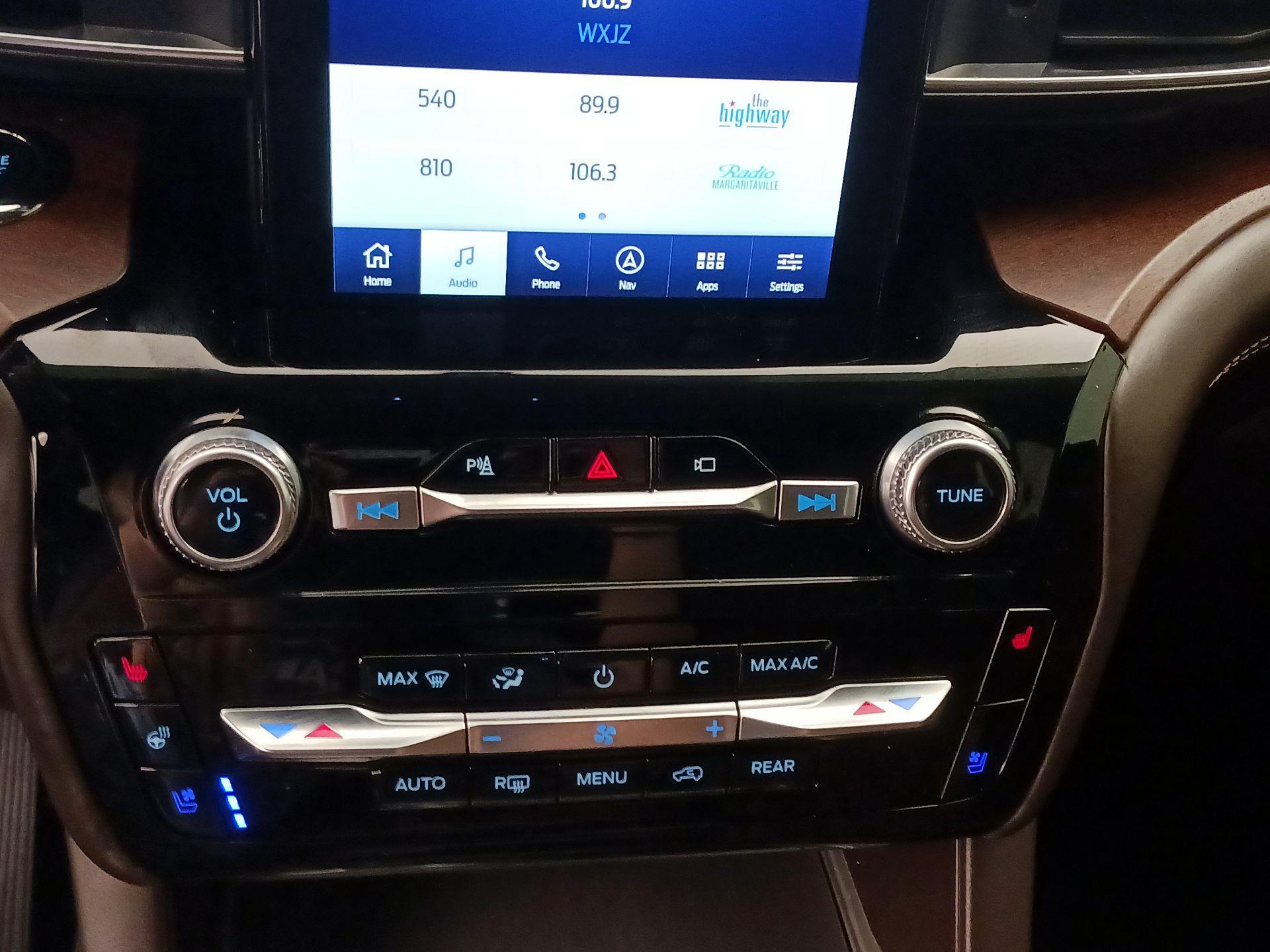 Thumbnail: 2022 Ford Explorer - 17