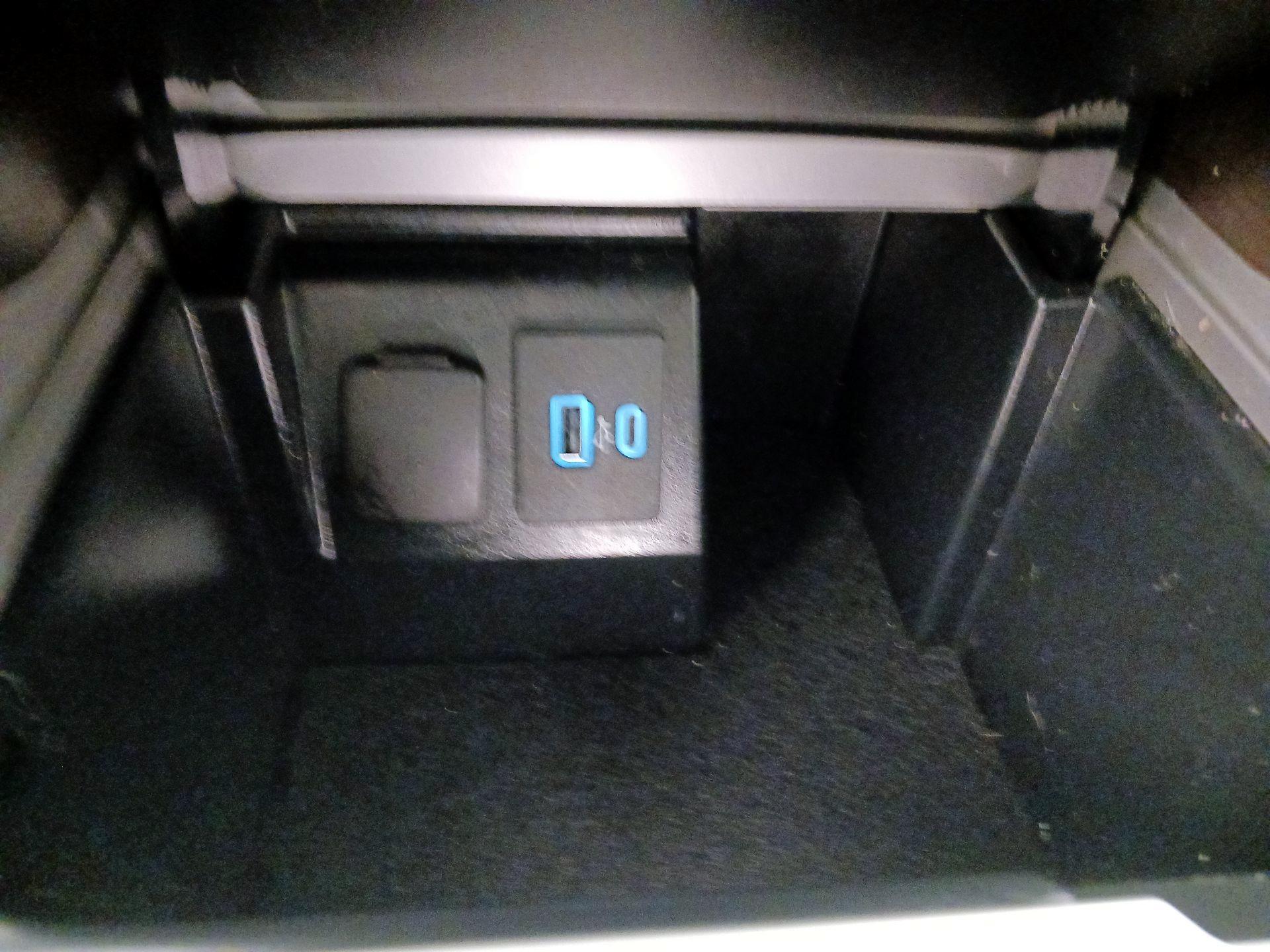 Thumbnail: 2022 Ford Explorer - 19