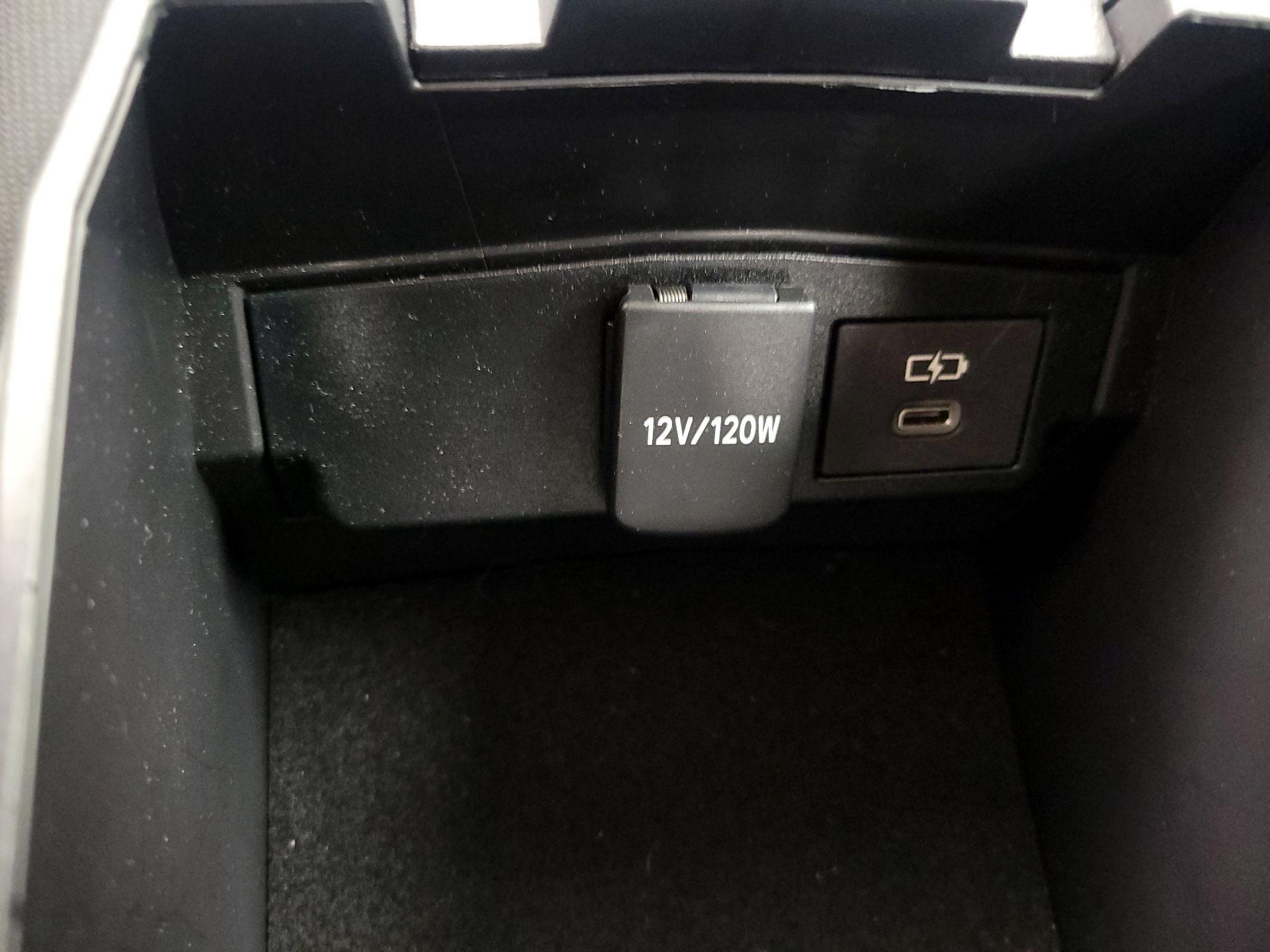 Thumbnail: 2025 Toyota Corolla - 18