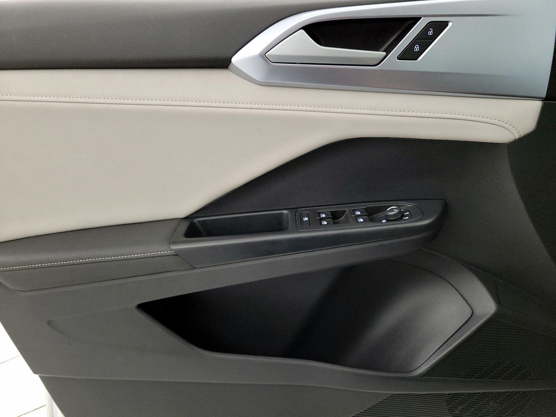 Thumbnail: 2025 Volkswagen Taos - 12