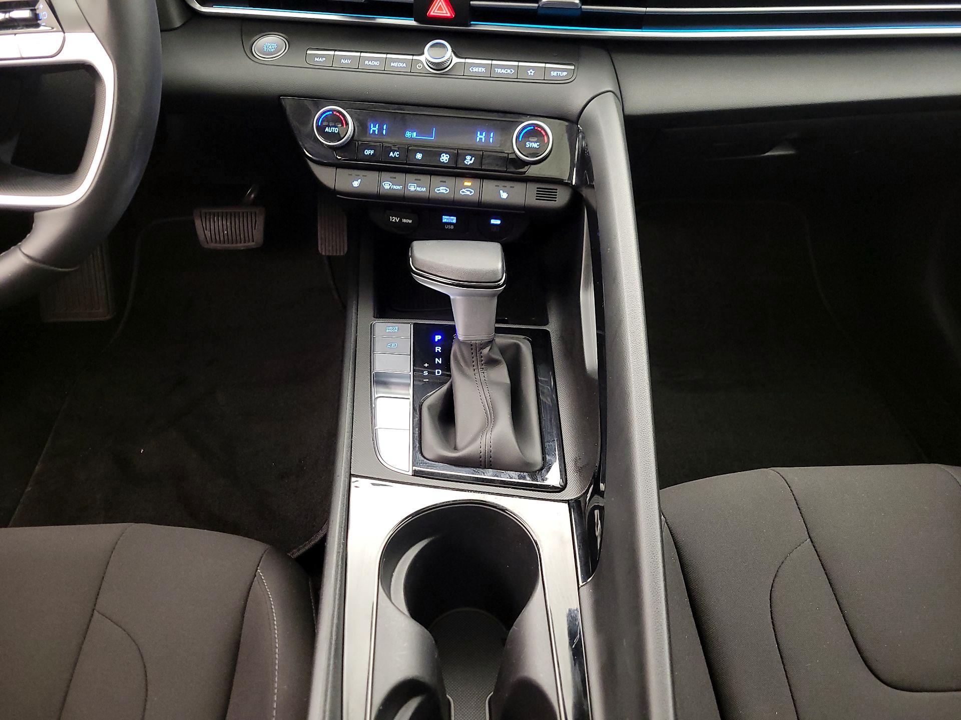 Thumbnail: 2025 Hyundai Elantra - 18