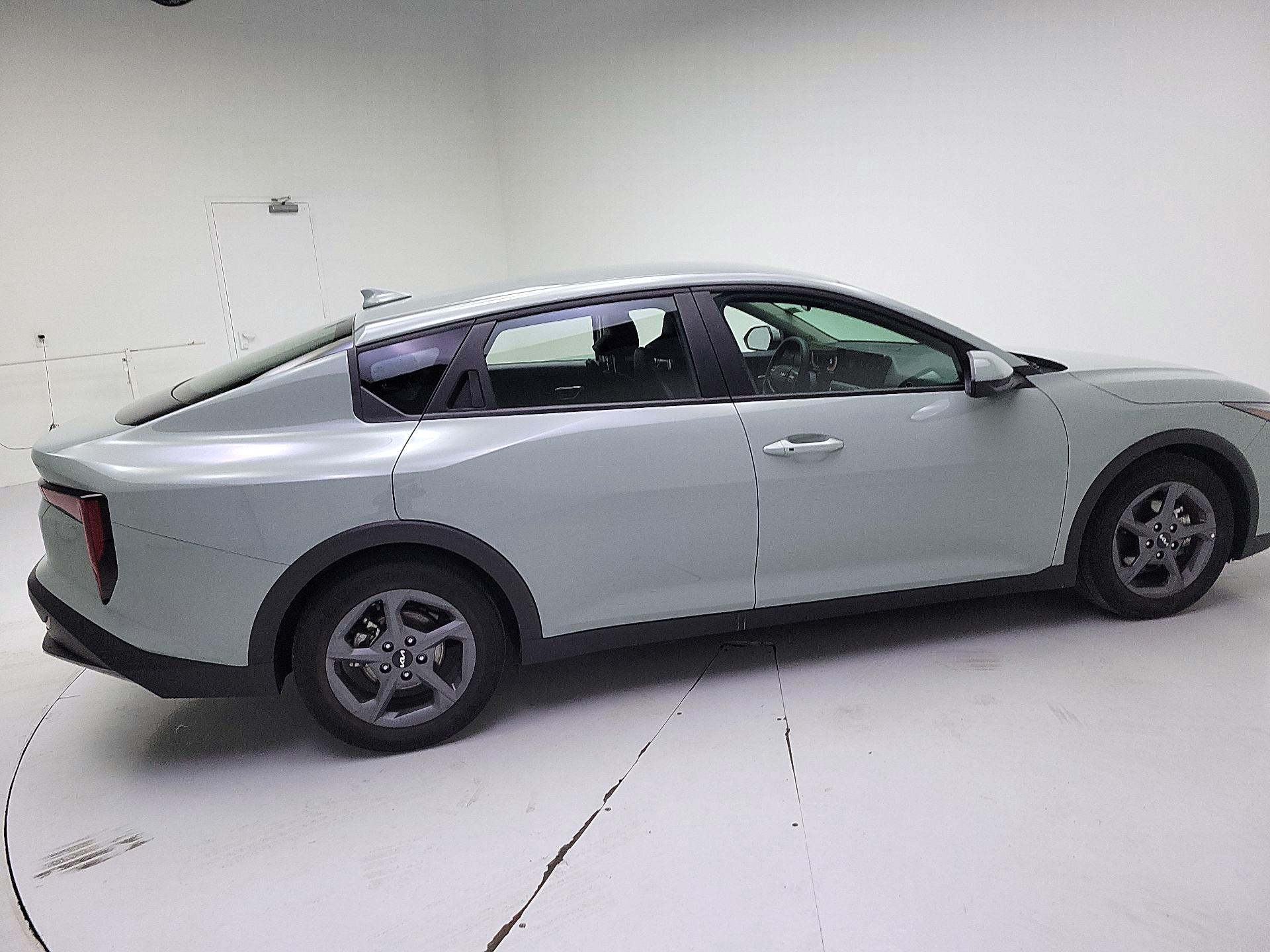 Thumbnail: 2025 Kia K4 - 4