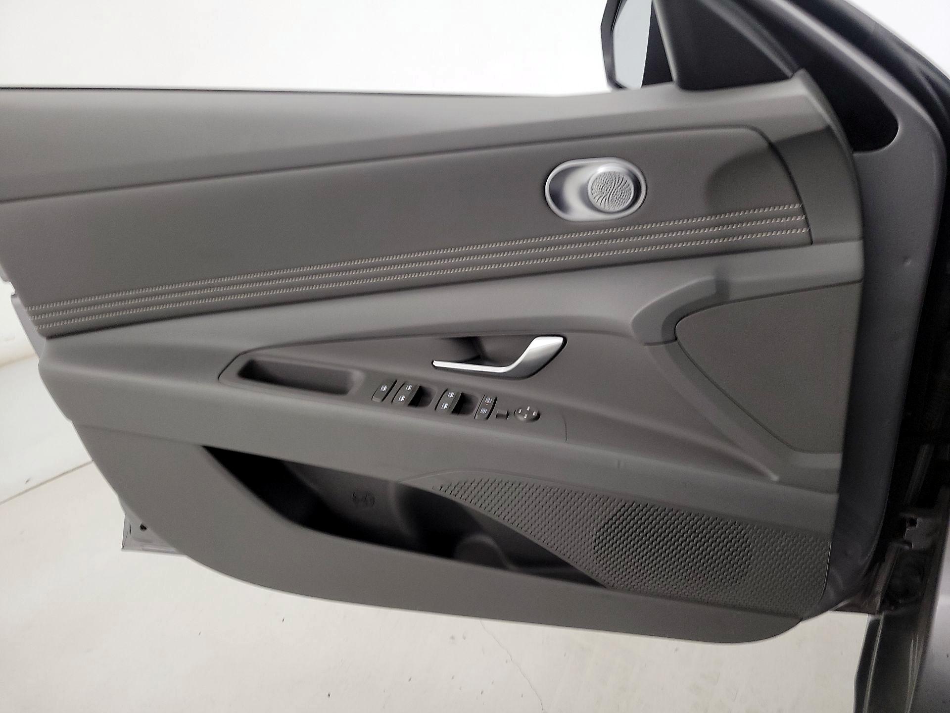 Thumbnail: 2025 Hyundai Elantra - 12