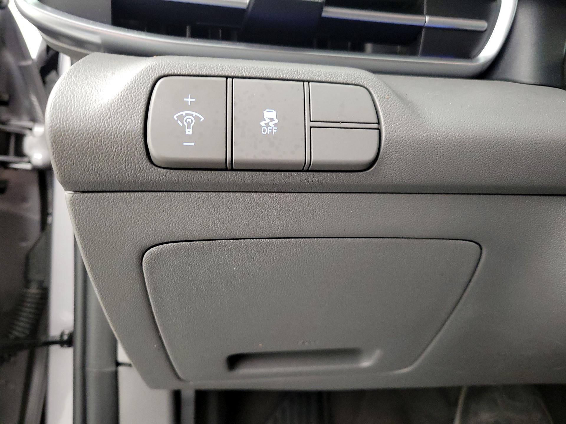 Thumbnail: 2025 Hyundai Elantra - 13