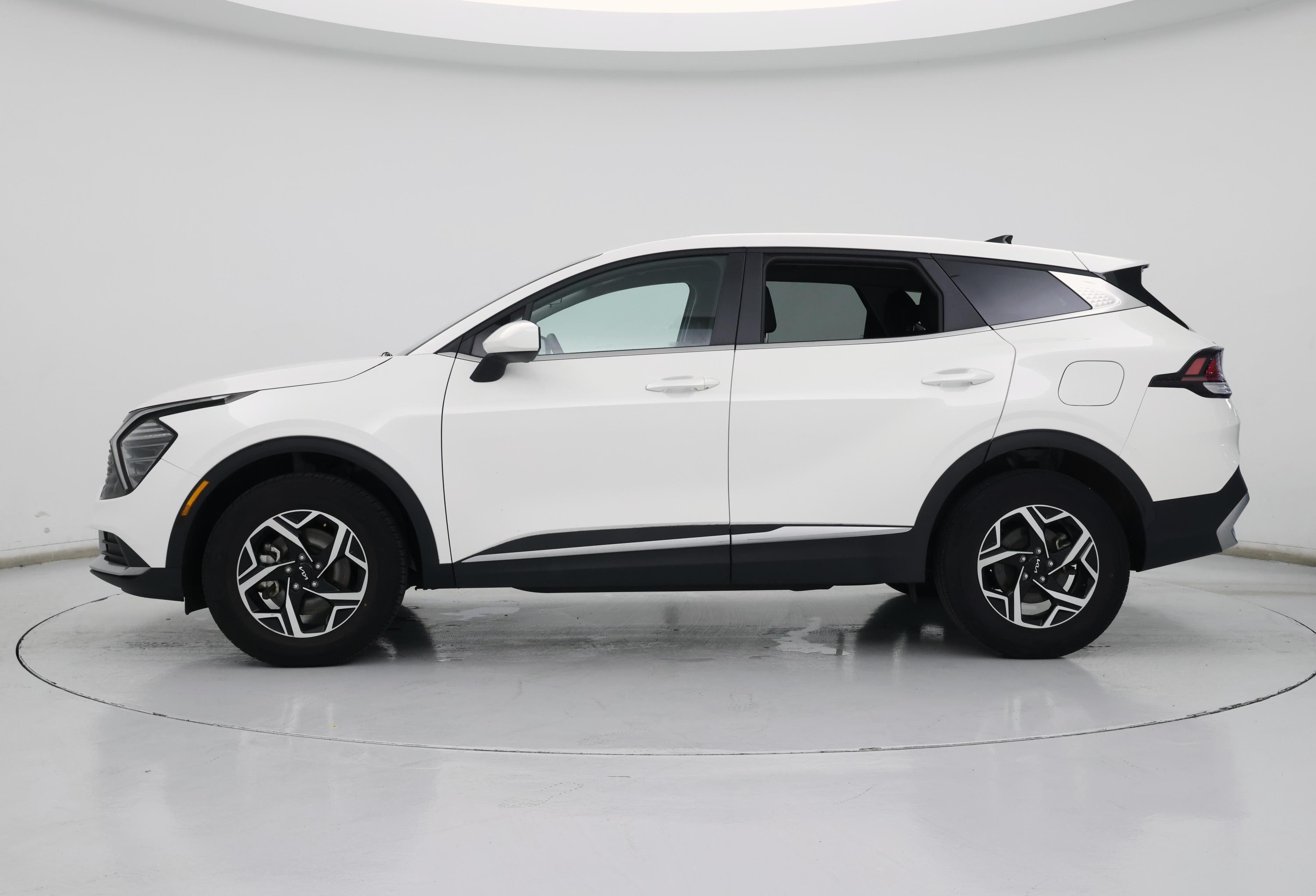 Thumbnail: 2025 Kia Sportage - 3
