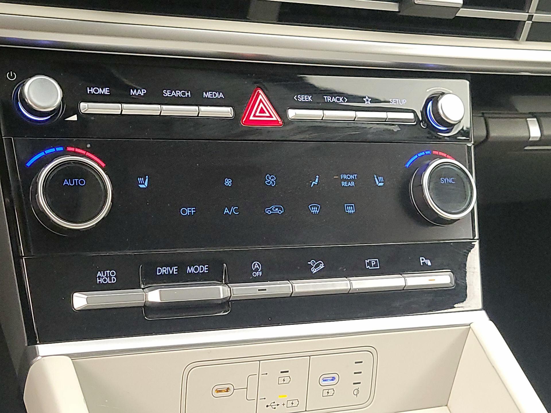 Thumbnail: 2025 Hyundai Santa Fe - 16