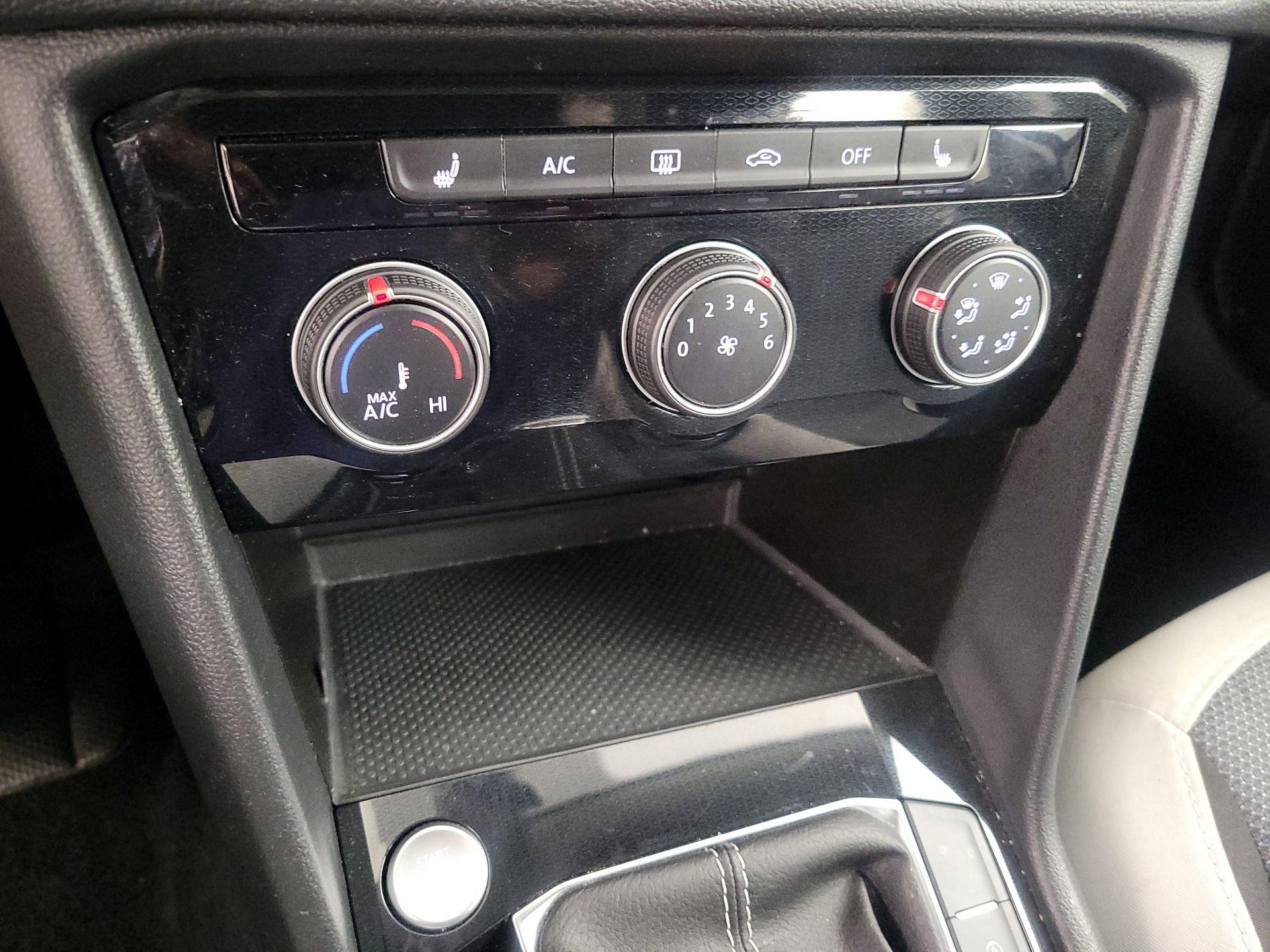 Thumbnail: 2025 Volkswagen Taos - 16