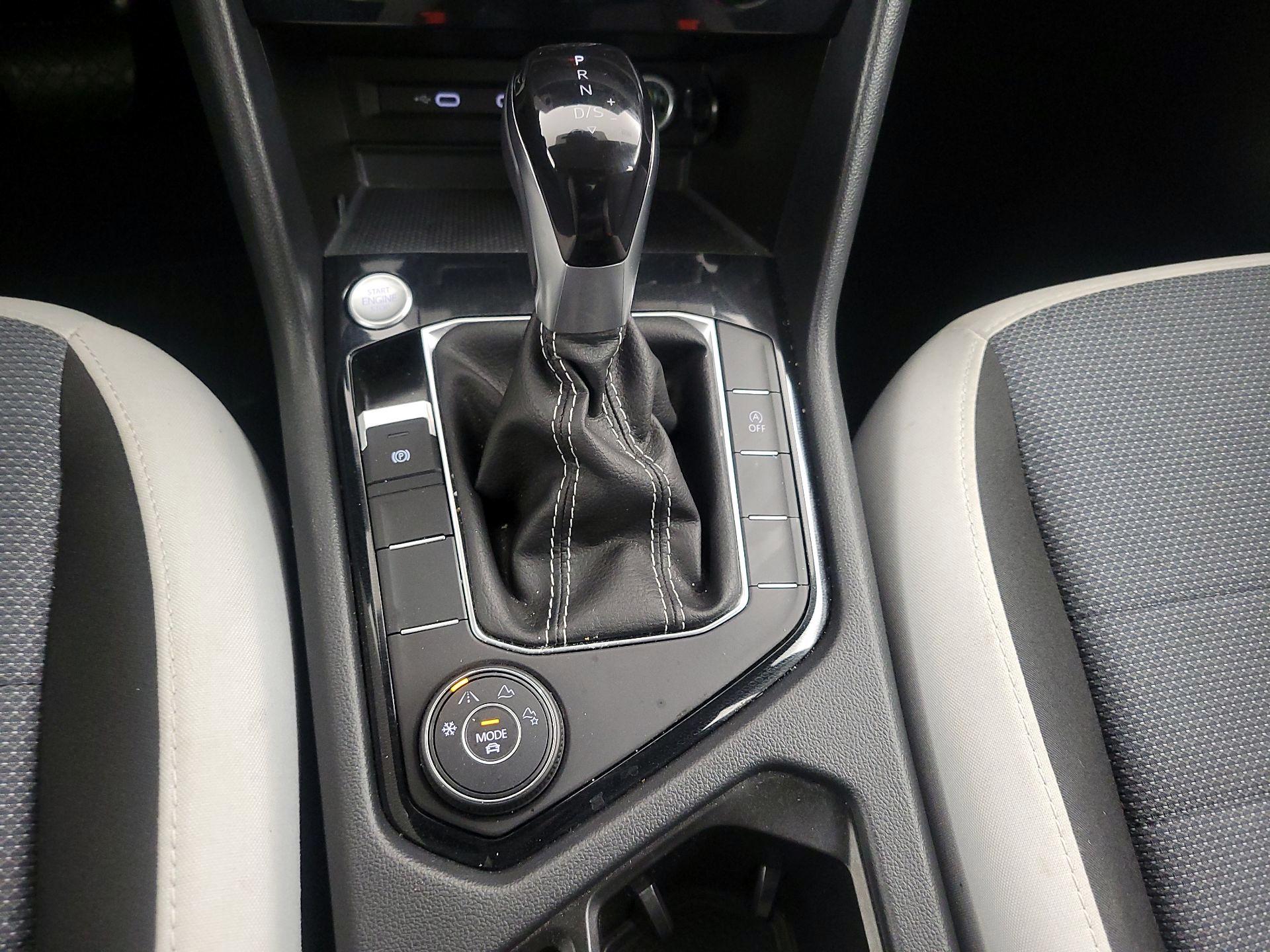 Thumbnail: 2025 Volkswagen Taos - 17