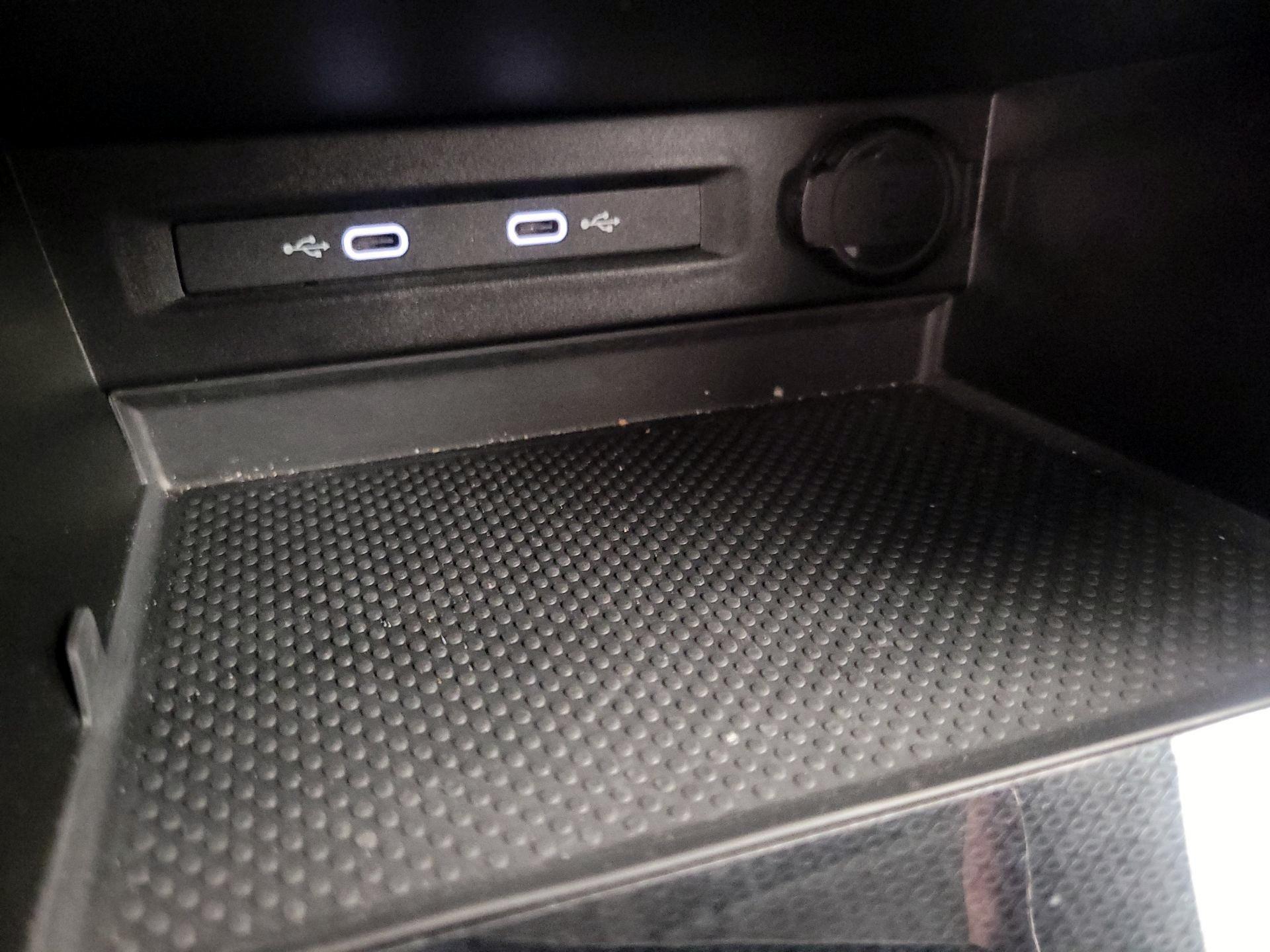 Thumbnail: 2025 Volkswagen Taos - 18