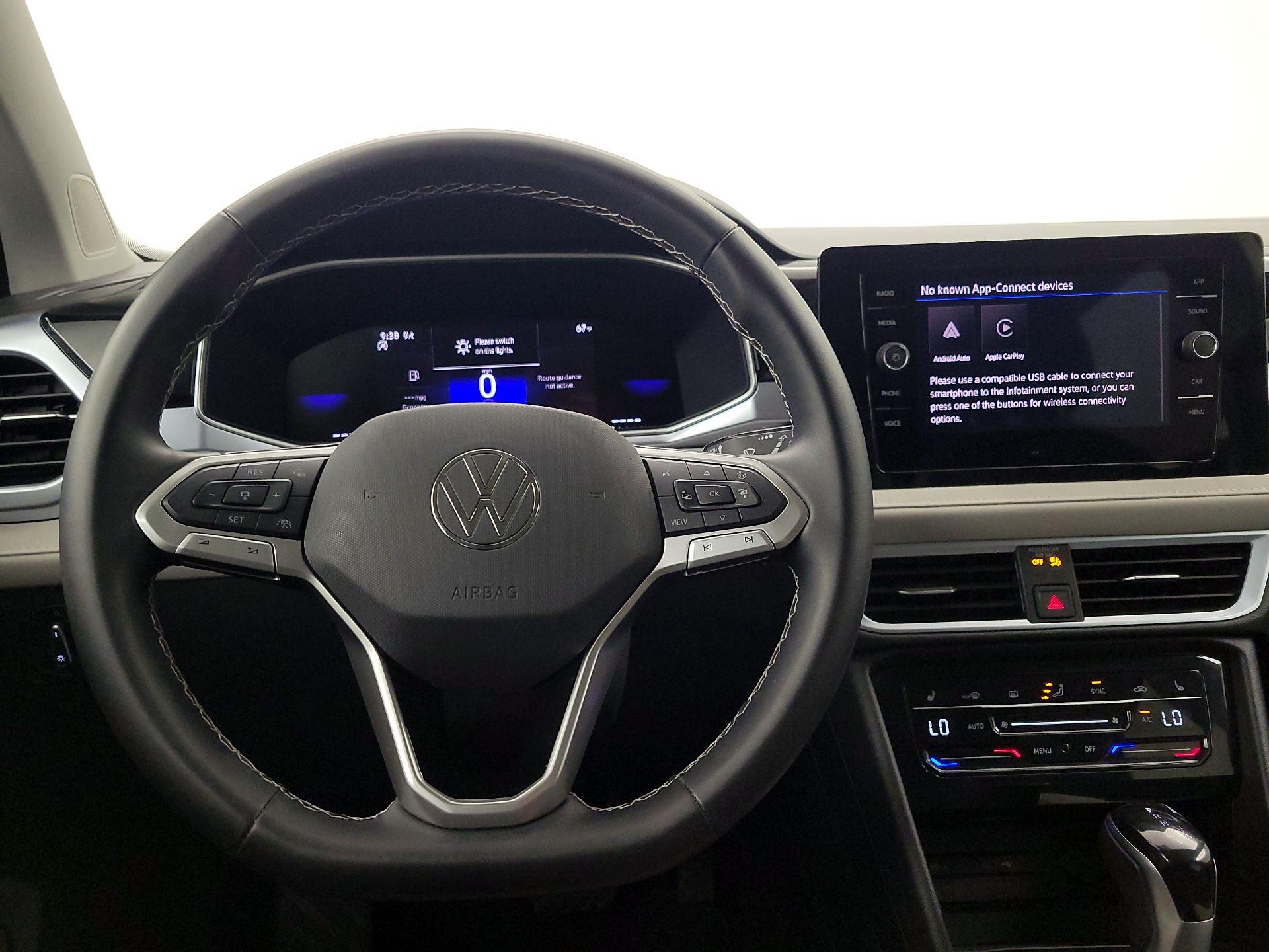 Thumbnail: 2025 Volkswagen Taos - 10