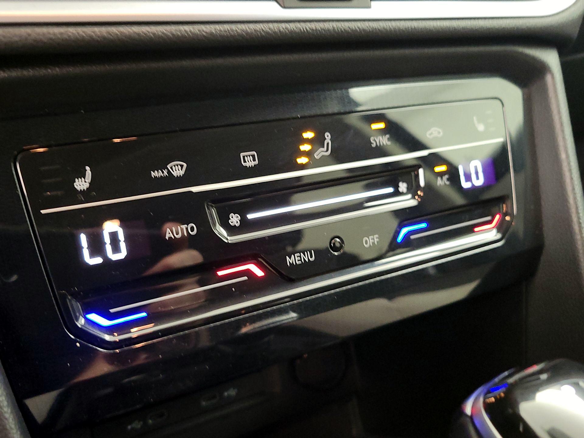 Thumbnail: 2025 Volkswagen Taos - 17