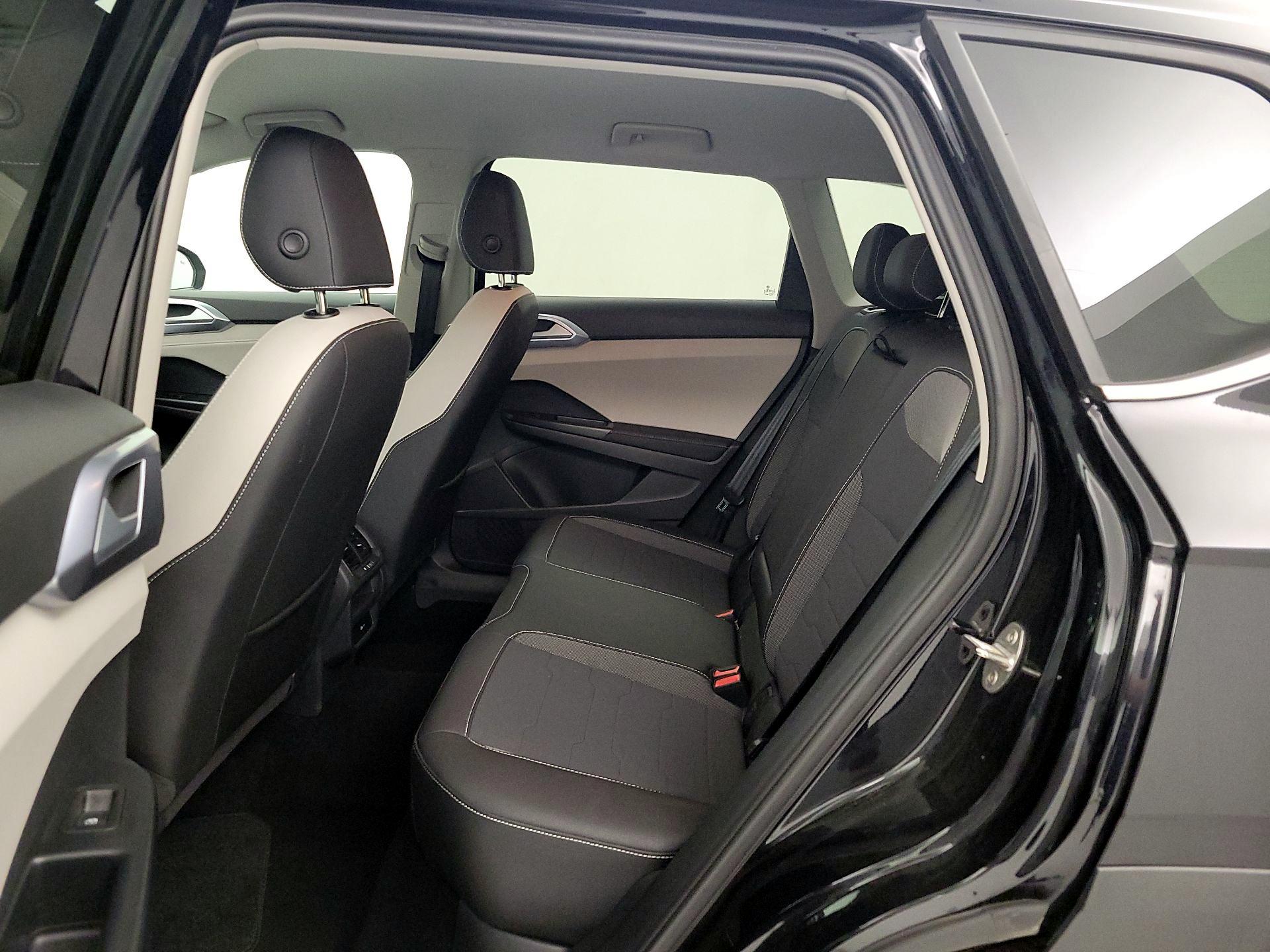 Thumbnail: 2025 Volkswagen Taos - 20