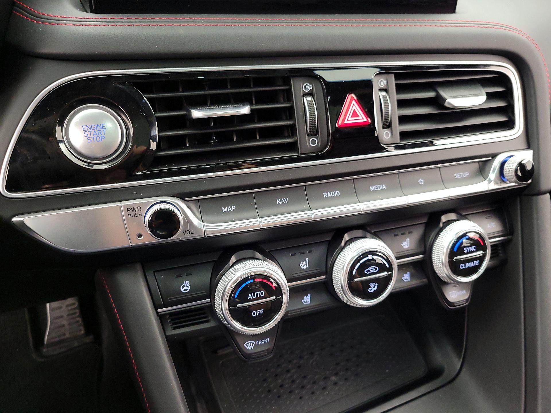 Thumbnail: 2022 Genesis G70 - 17