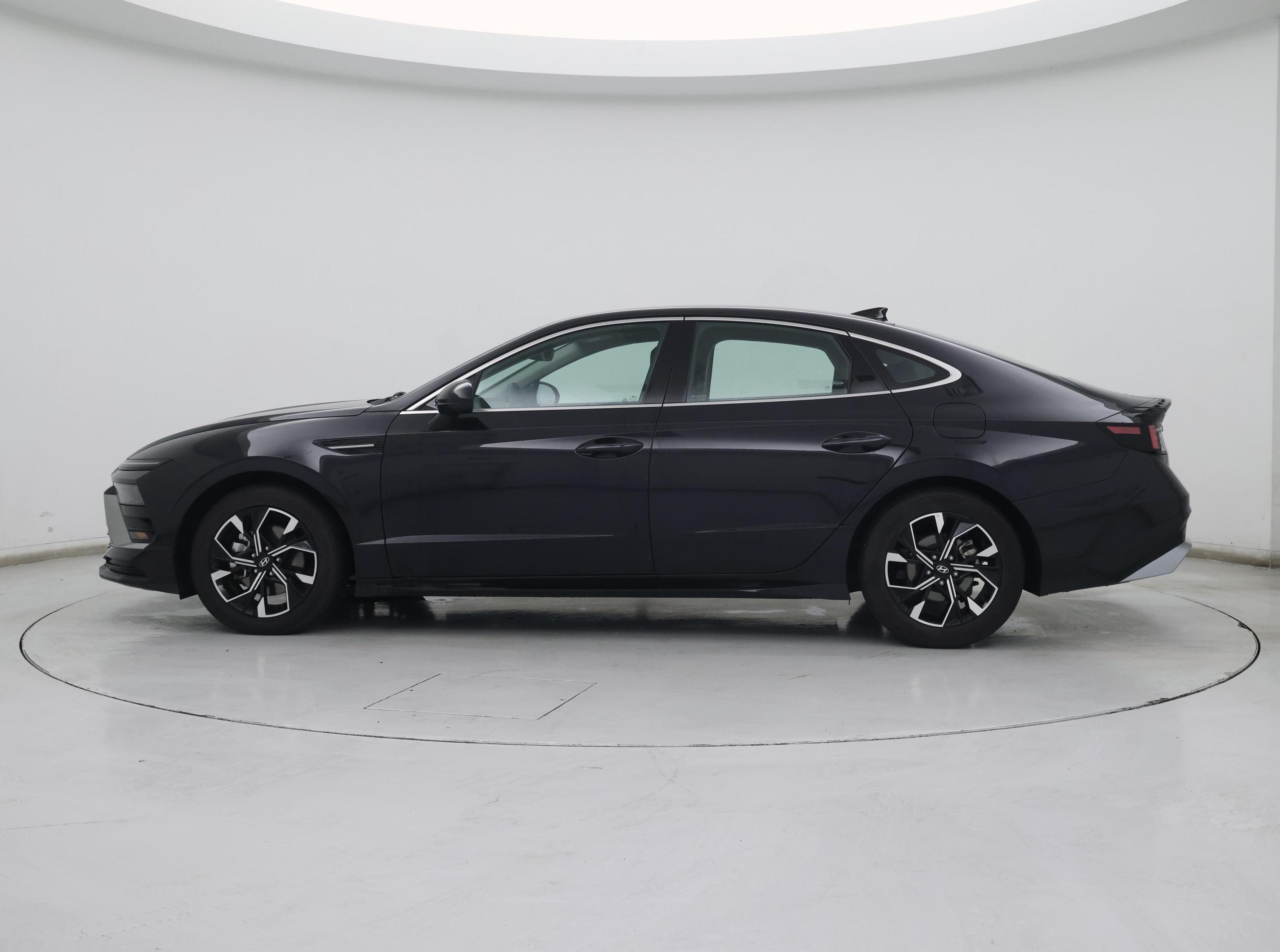 Thumbnail: 2025 Hyundai Sonata - 2