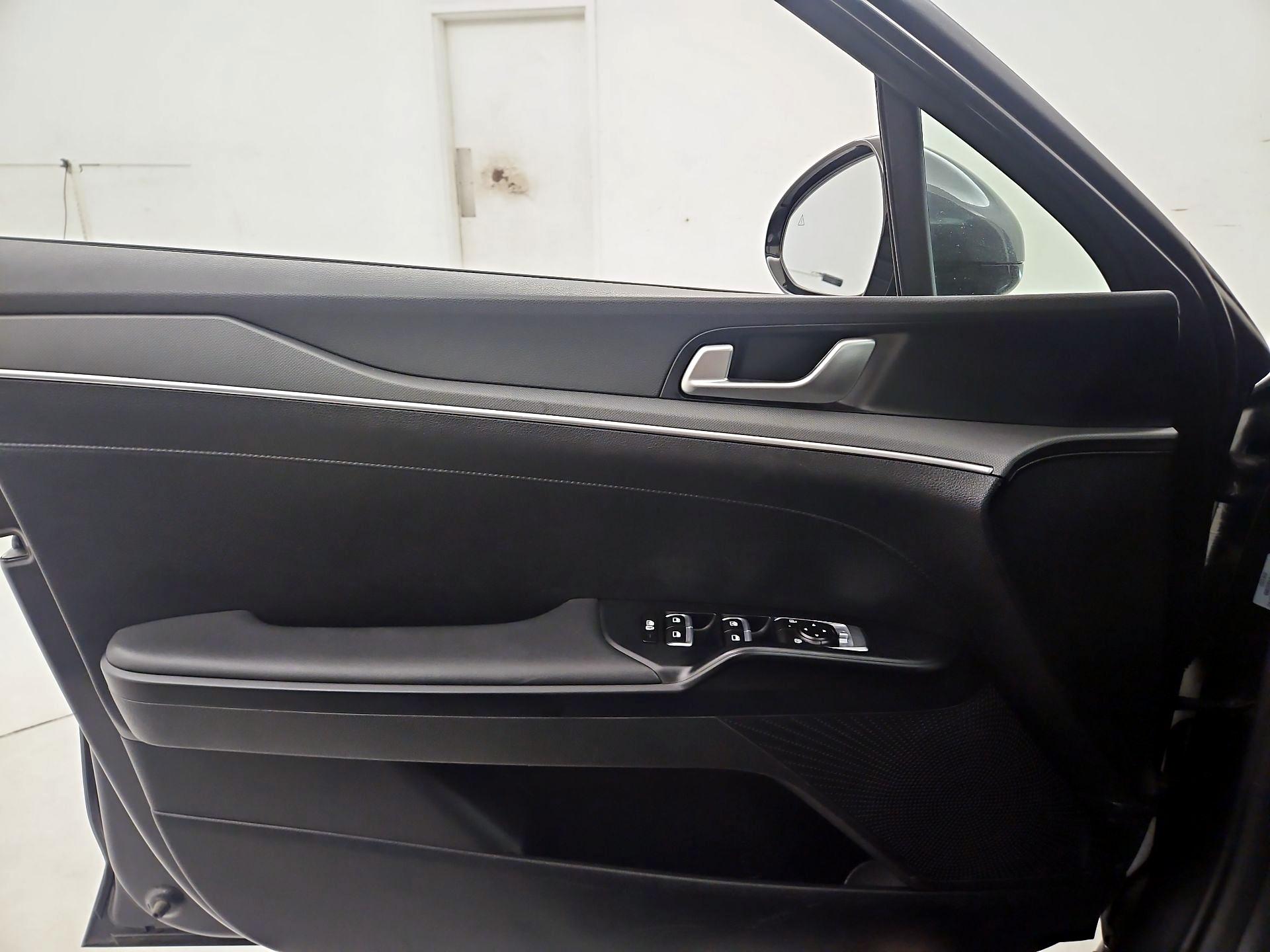 Thumbnail: 2025 Kia K5 - 12