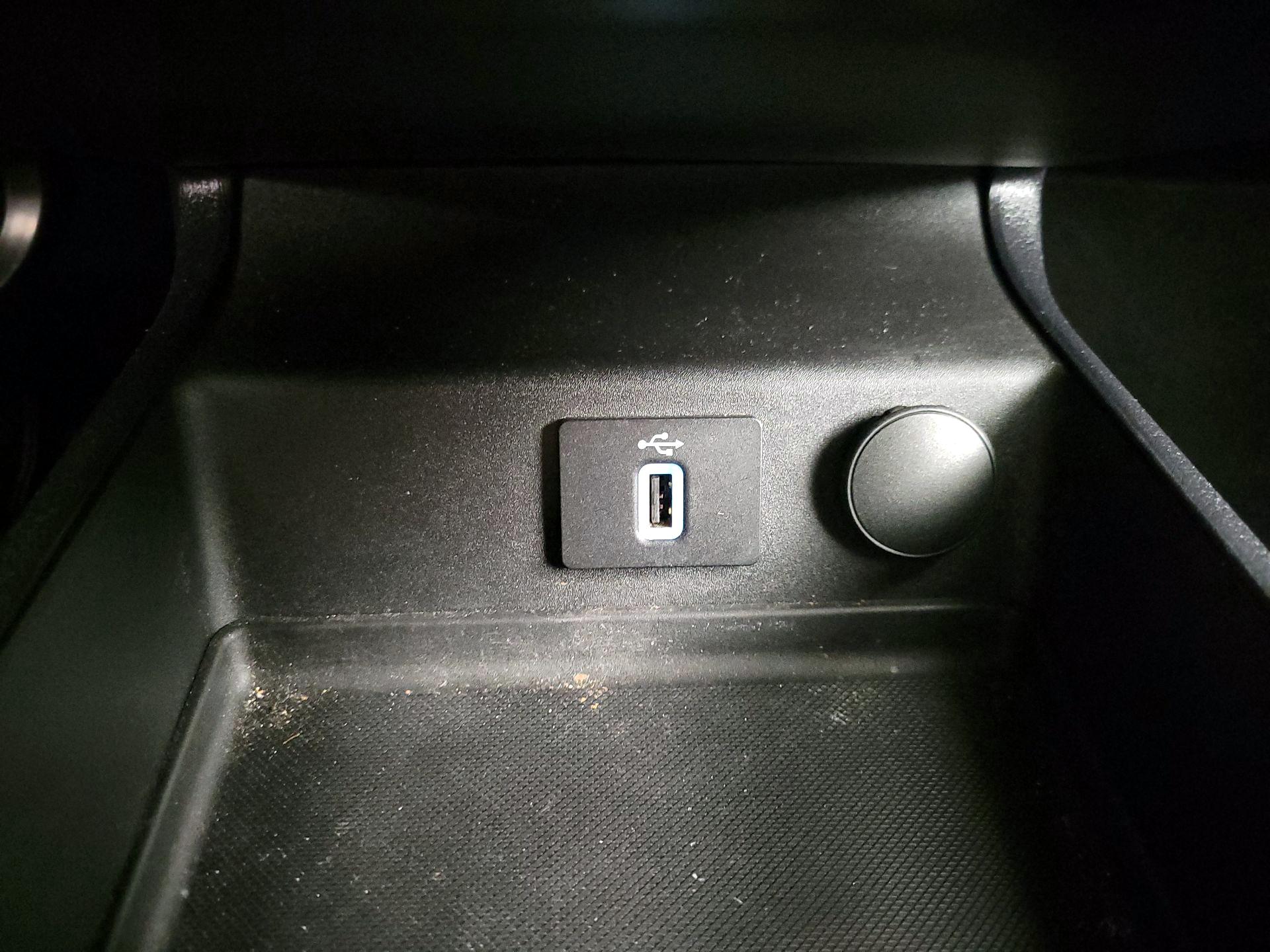 Thumbnail: 2018 Ford Fusion - 19