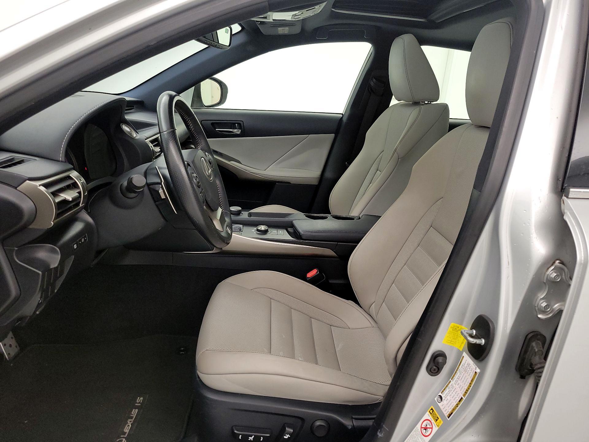 Thumbnail: 2015 Lexus IS - 11