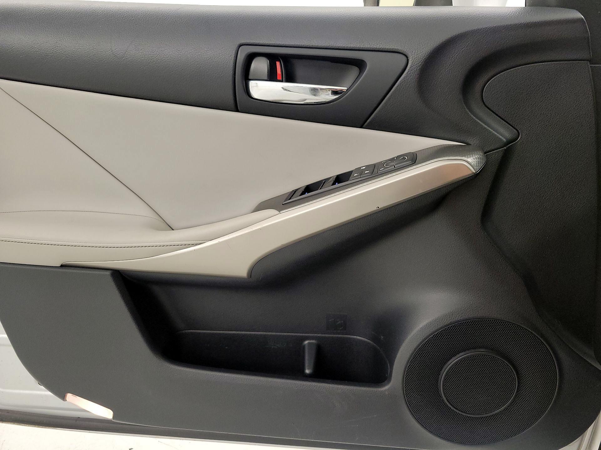 Thumbnail: 2015 Lexus IS - 12