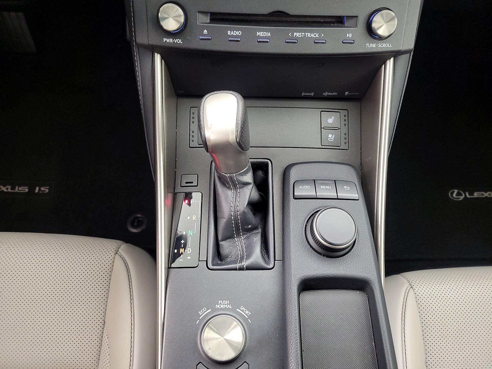 Thumbnail: 2015 Lexus IS - 17