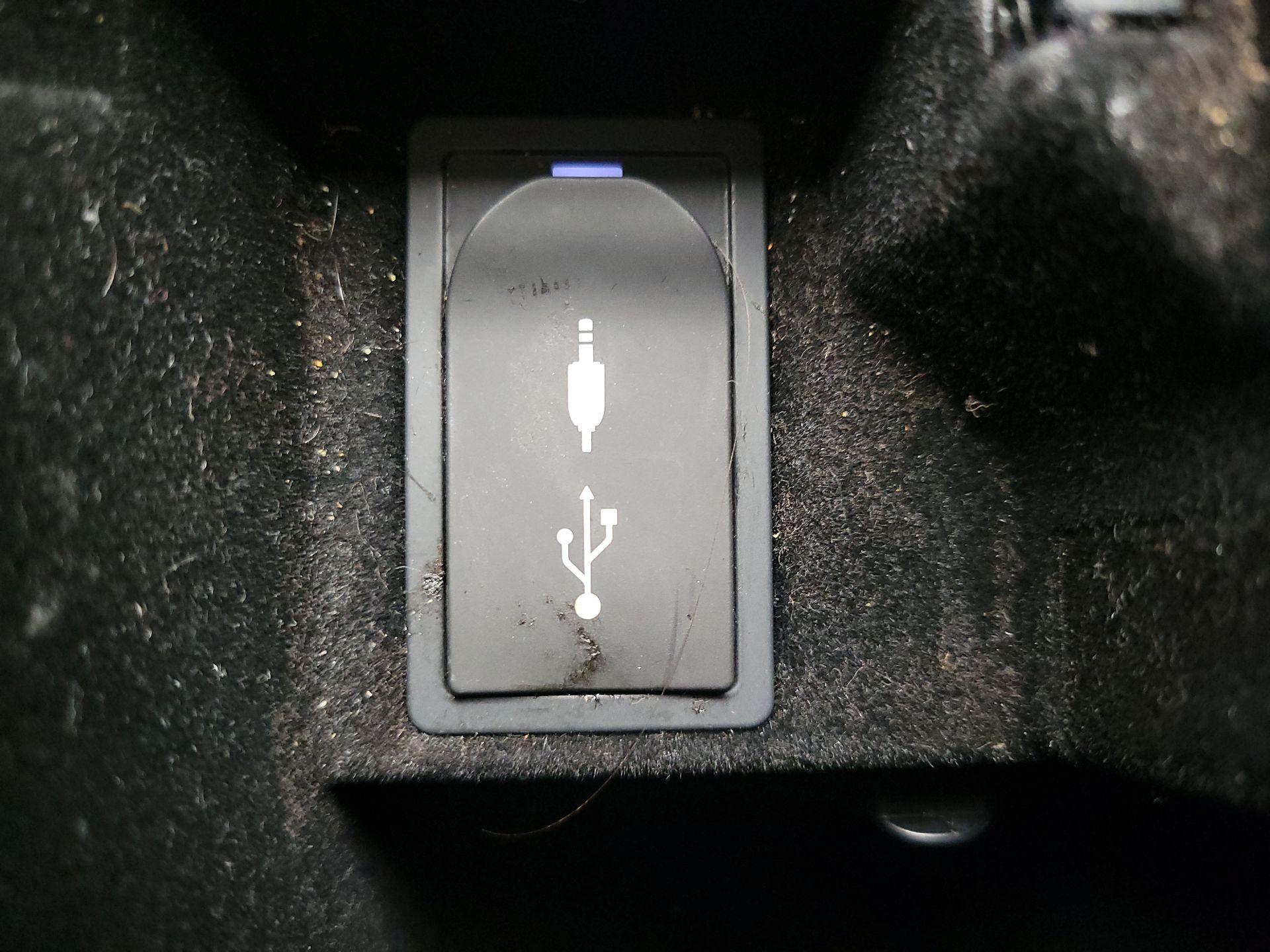 Thumbnail: 2015 Lexus IS - 18