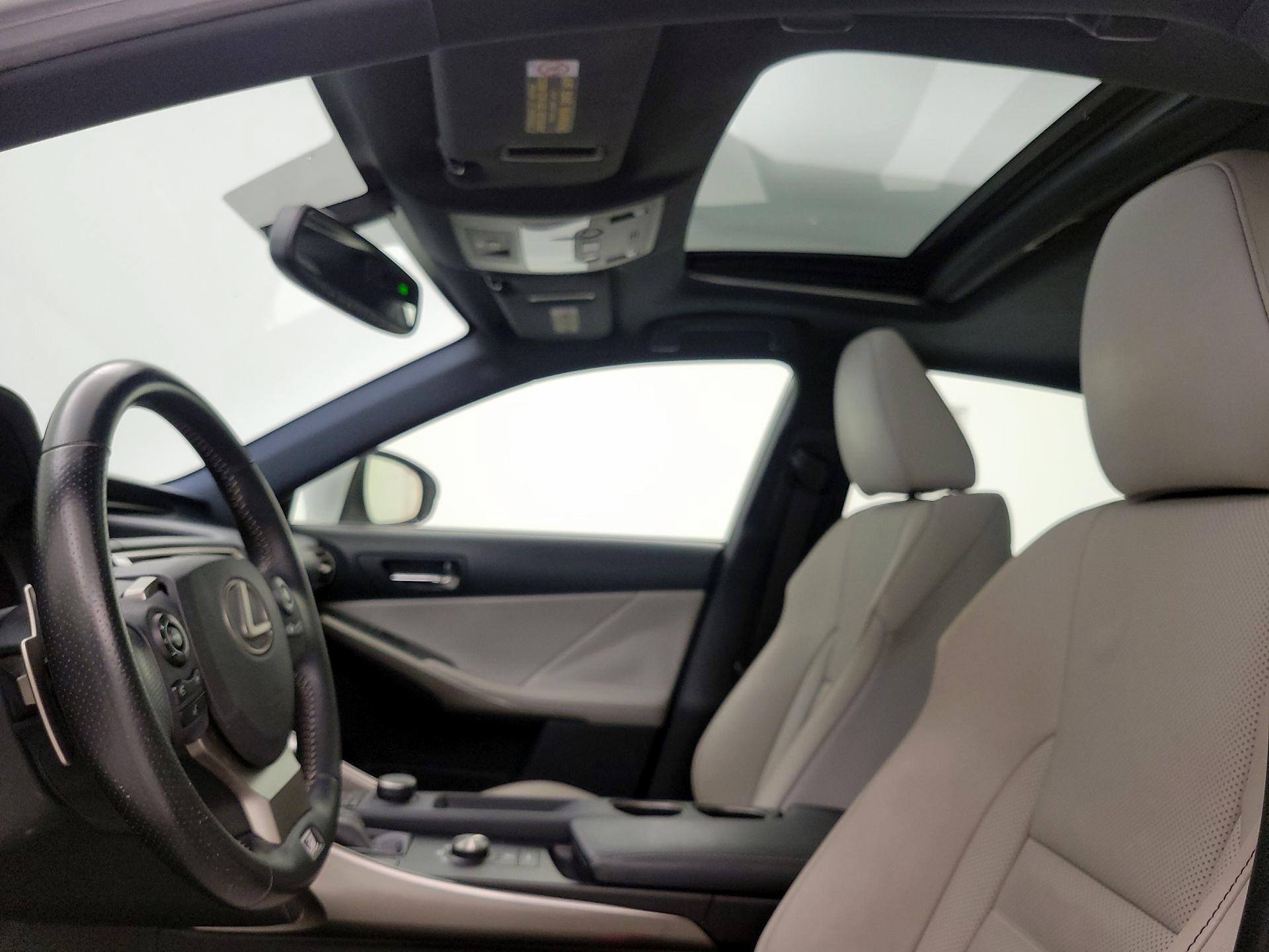 Thumbnail: 2015 Lexus IS - 19