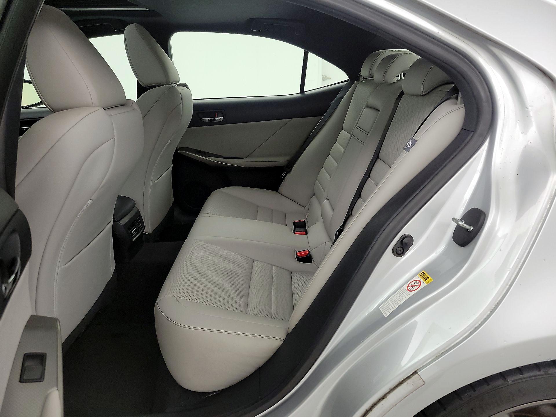 Thumbnail: 2015 Lexus IS - 20