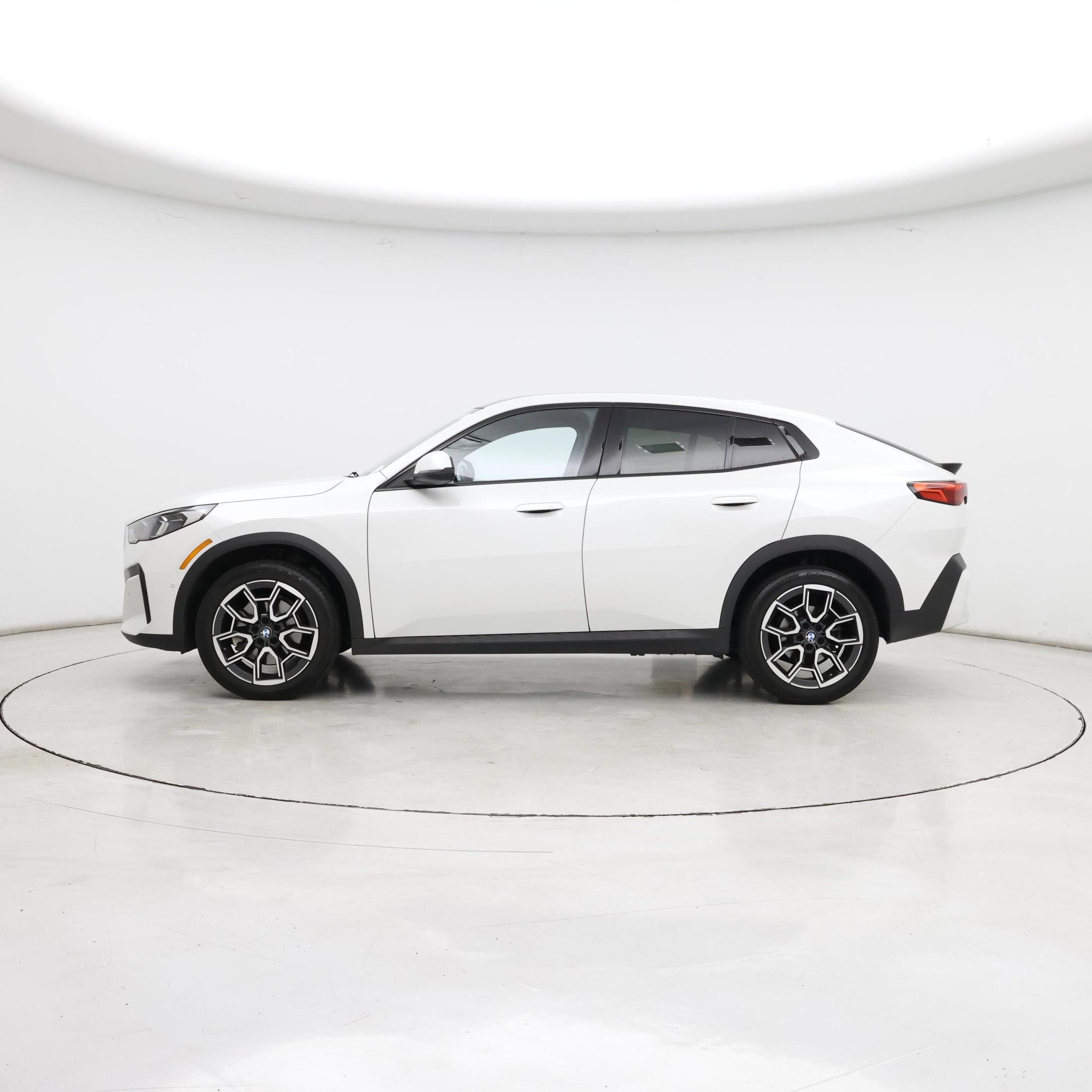 Thumbnail: 2025 BMW X2 - 3