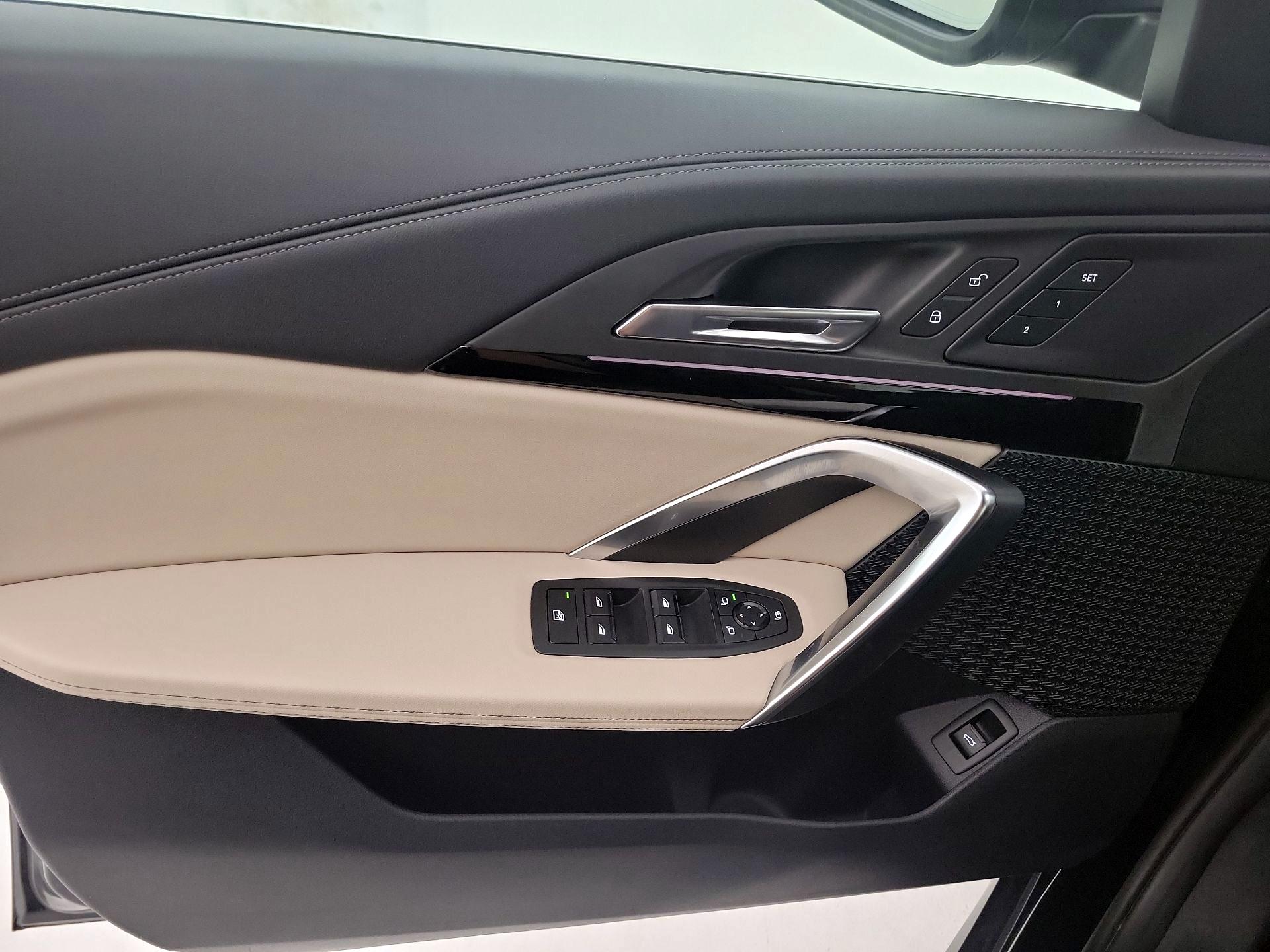 Thumbnail: 2025 BMW X1 - 10