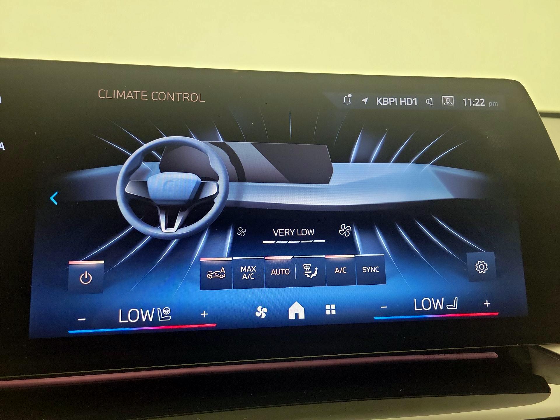 Thumbnail: 2025 BMW X1 - 14