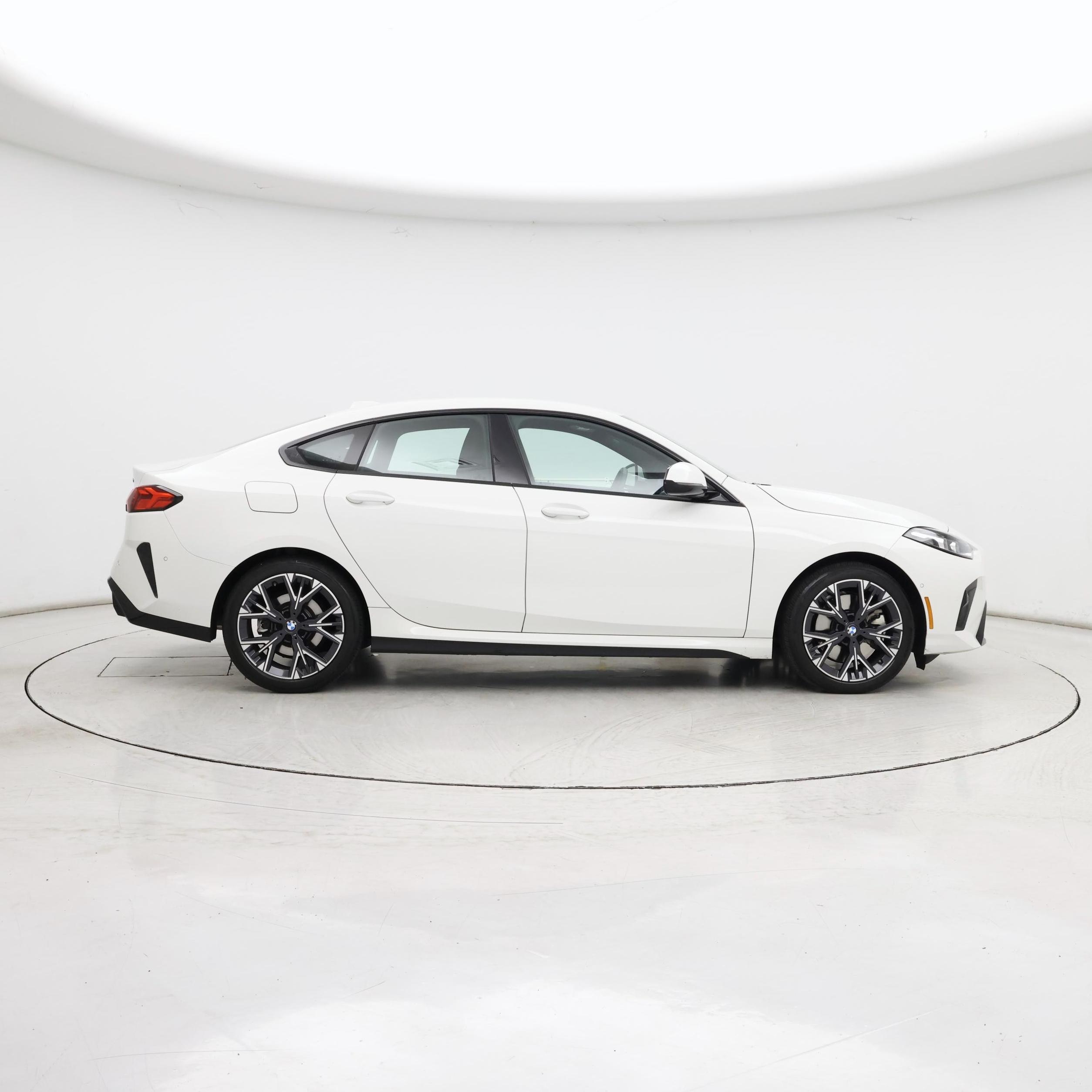 Thumbnail: 2025 BMW 2 Series - 7