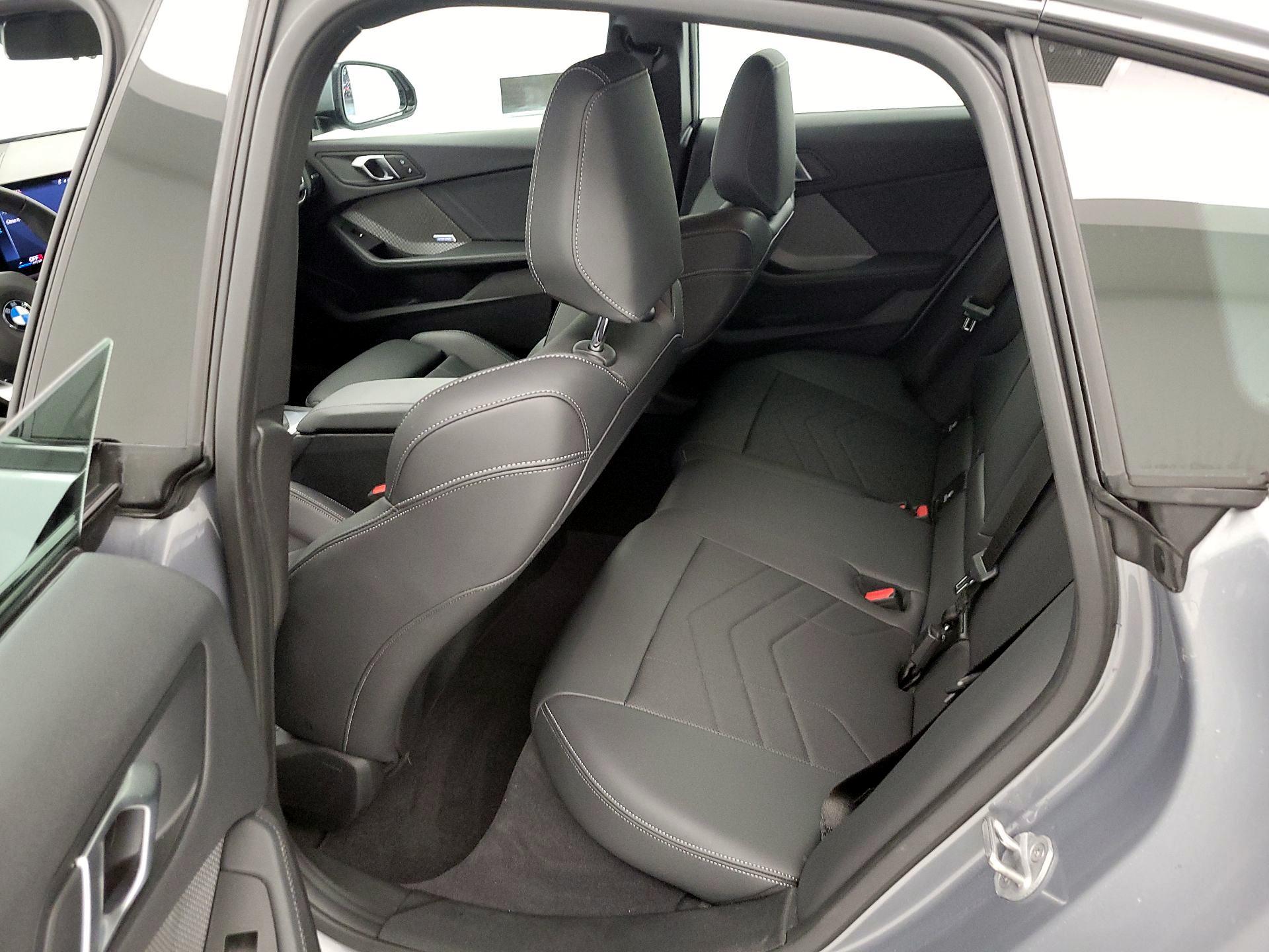 Thumbnail: 2025 BMW 2 Series - 18