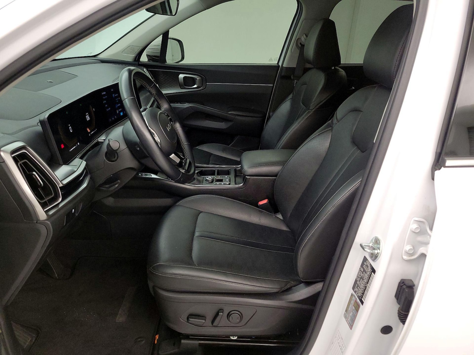 2024 Kia Sorento S - Photo 12
