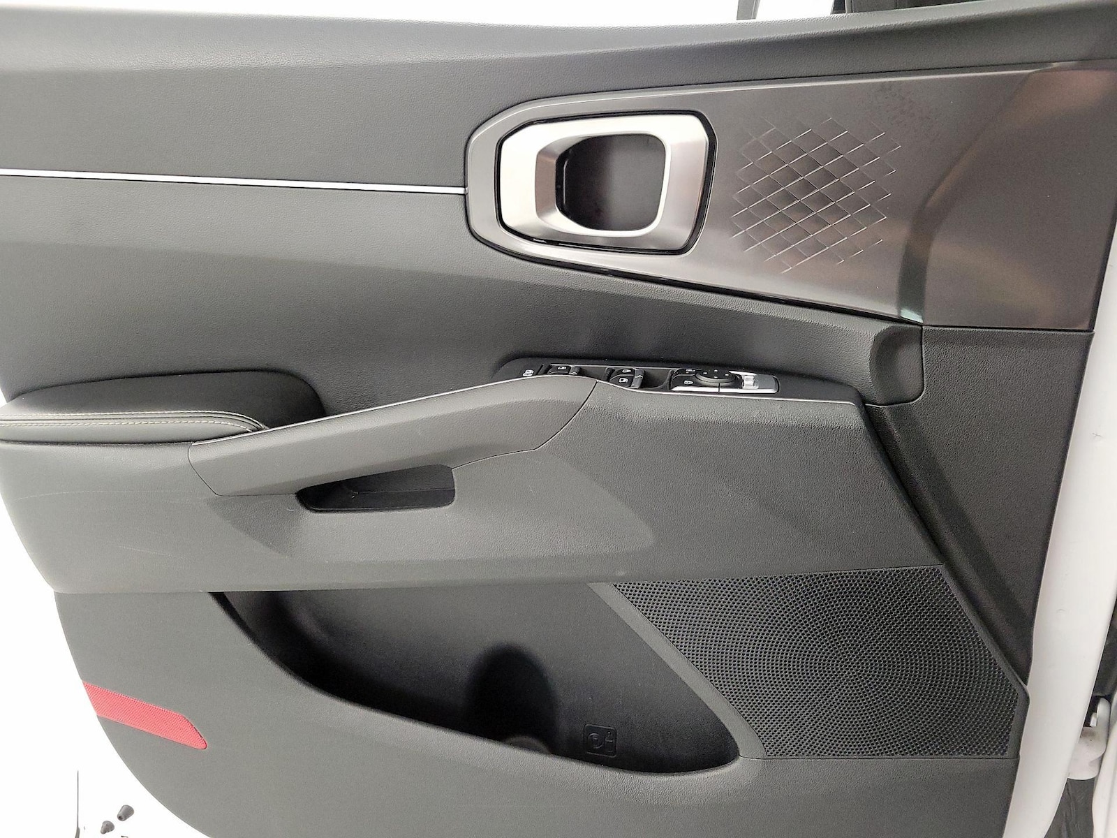 2024 Kia Sorento S - Photo 13