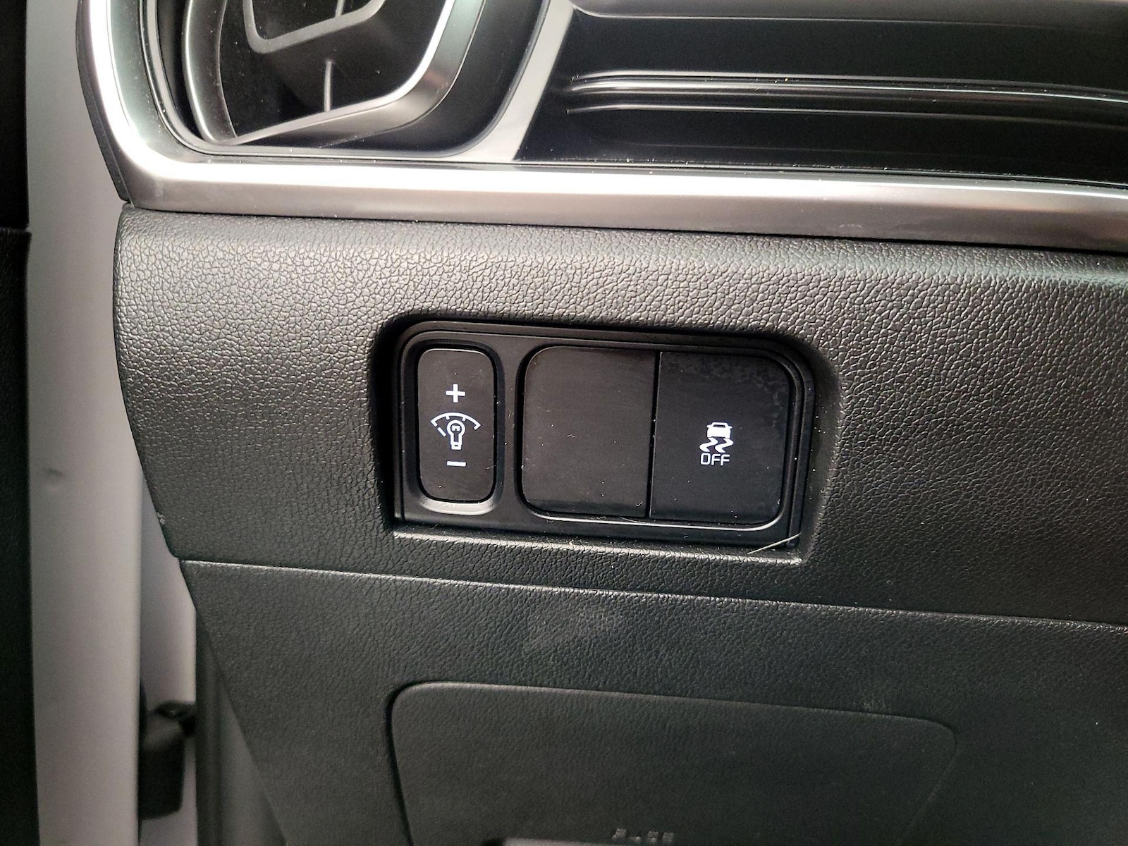 2024 Kia Sorento S - Photo 14
