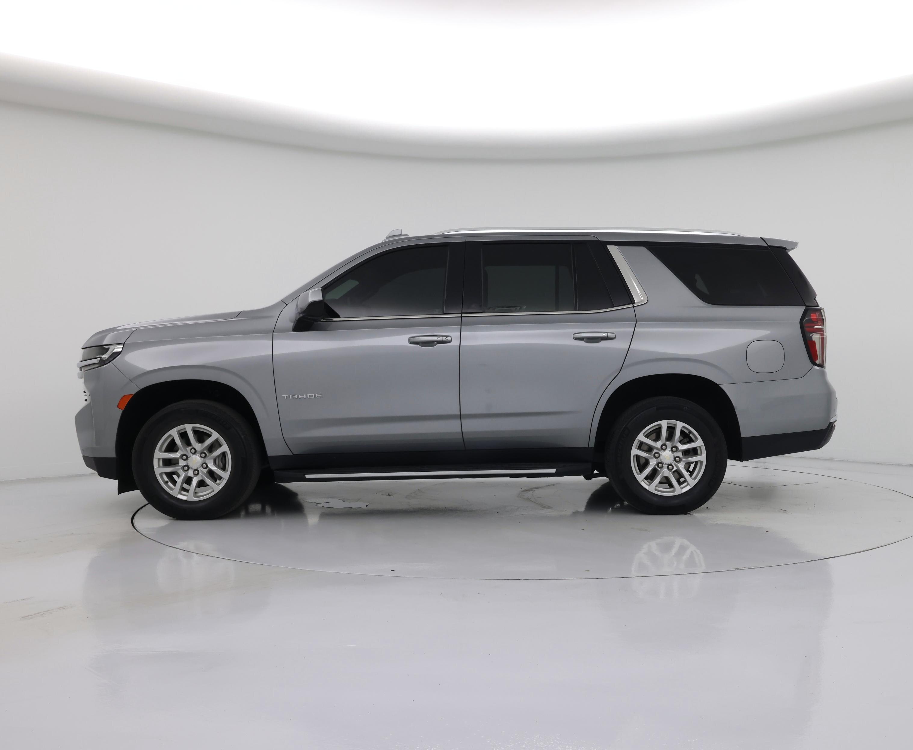Thumbnail: 2023 Chevrolet Tahoe - 3