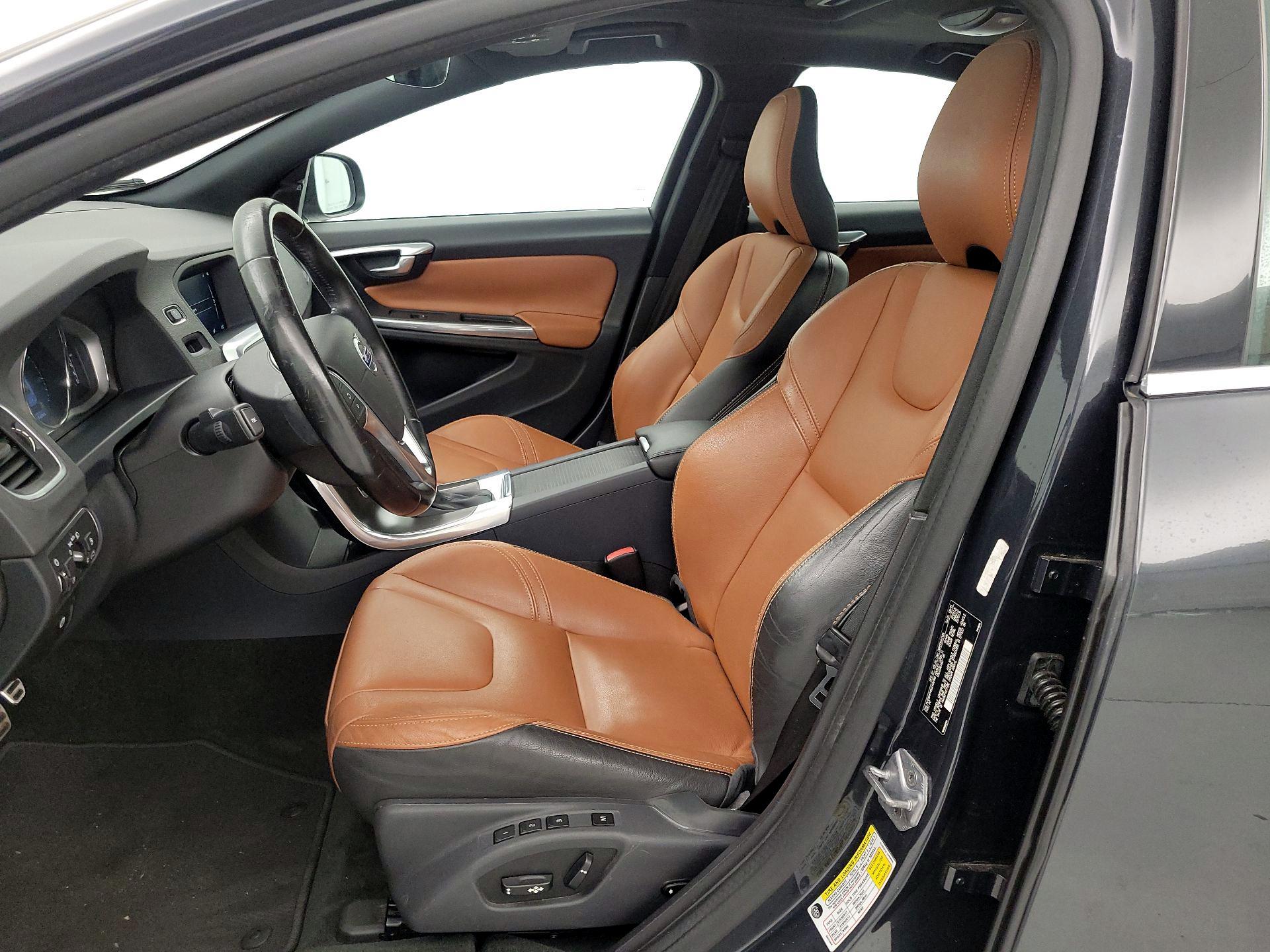 Thumbnail: 2016 Volvo S60 - 11