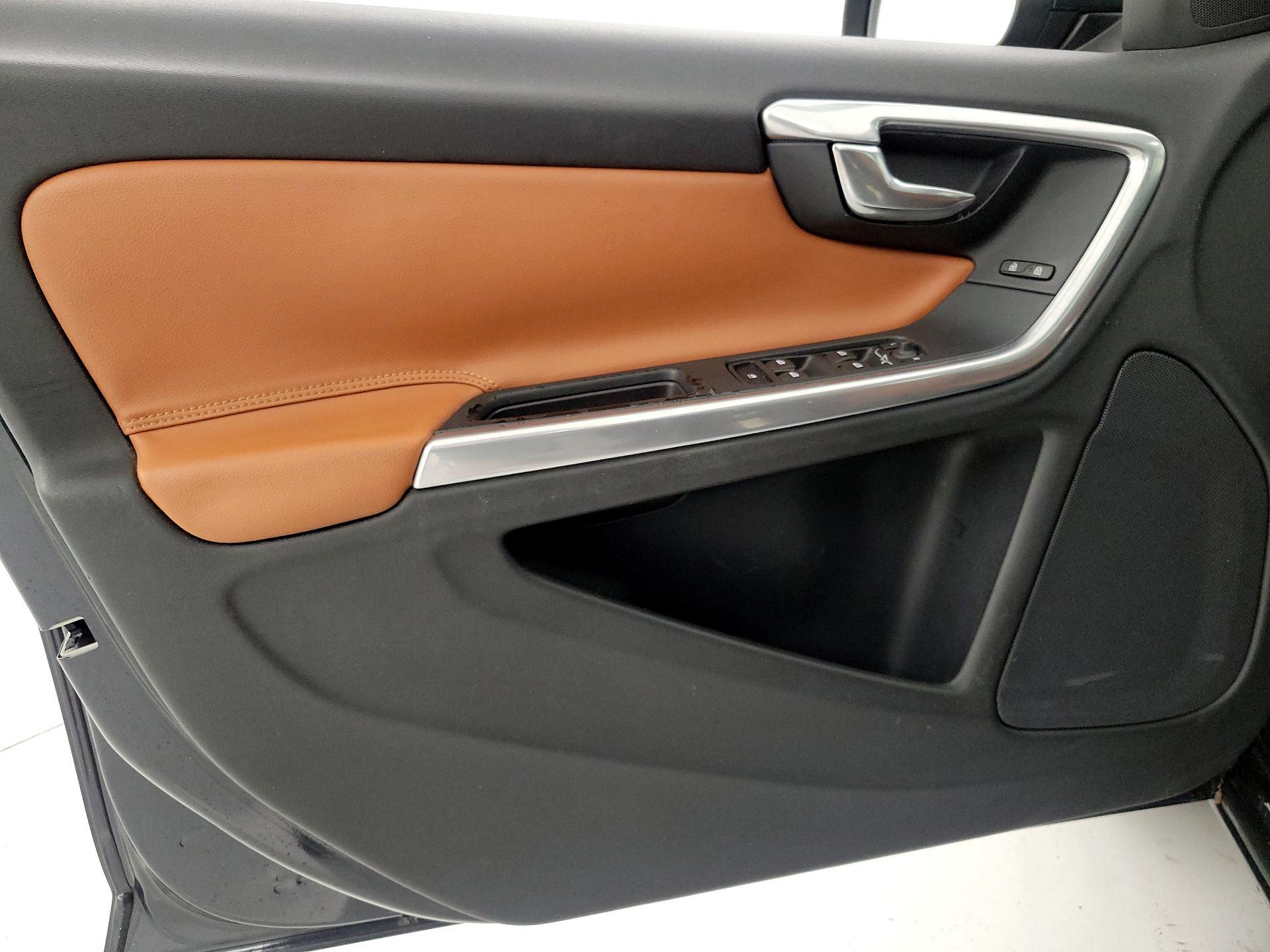 Thumbnail: 2016 Volvo S60 - 12